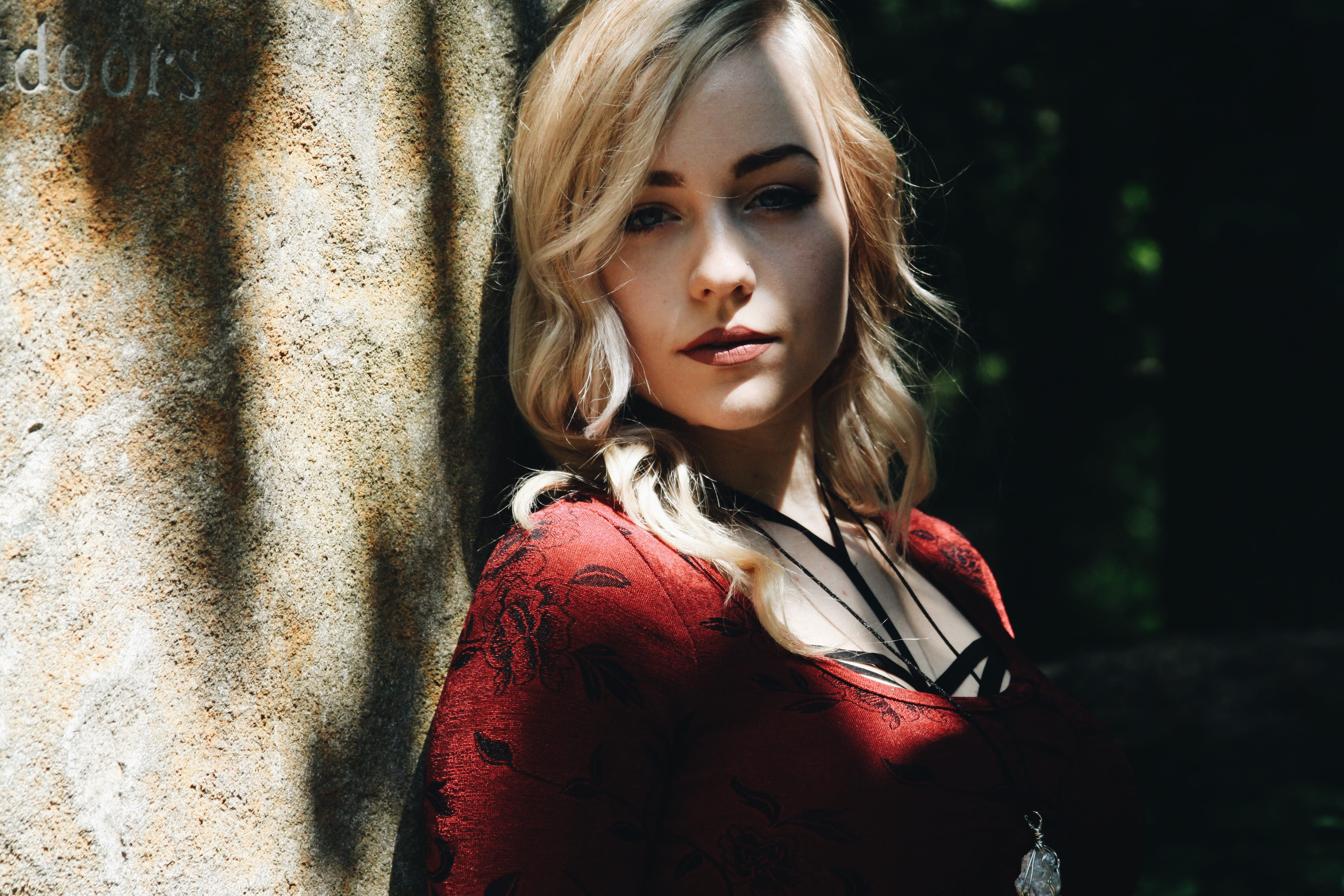 standing, leaning, outdoors, long hair, blond hair, adult, shadow, hair, scoop, hairstyle, outdoor, strength, eye, women, lifestyles, lipstick, contemplation, HD Wallpaper