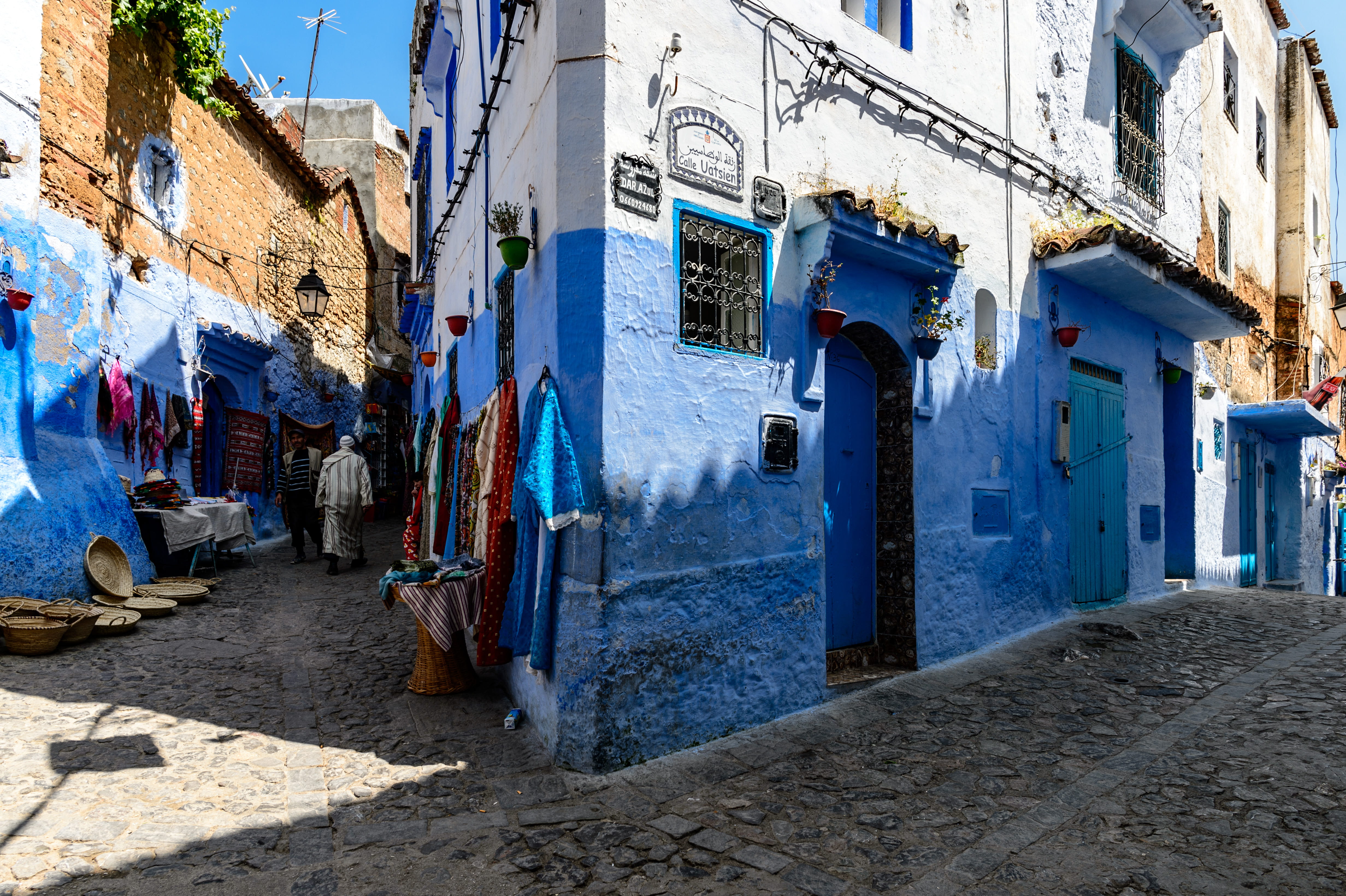direction, city street, wall, day, nature, travel destinations, building, sunlight, buildings, walking, alley, building exterior, street, 4K, old, town, HD Wallpaper