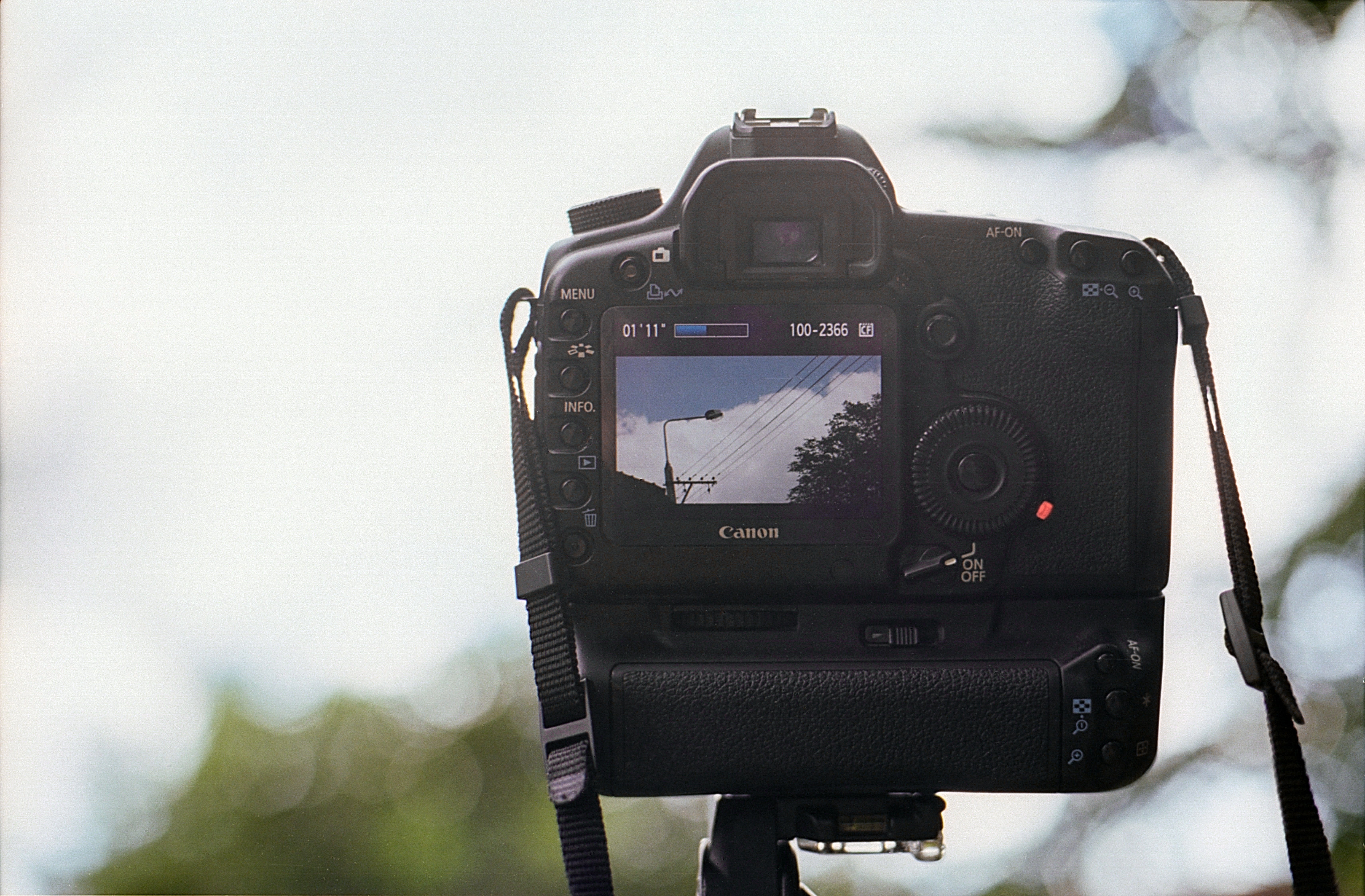 black color, old, lens - optical instrument, device, slr camera, videography, day, videographer, technology, cinematography, screen, professional, lens, HD Wallpaper
