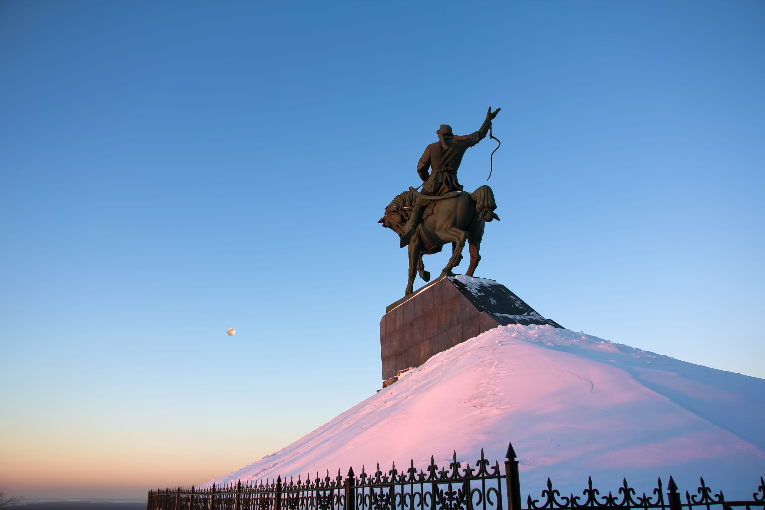 biggest, salavat, male likeness, winterlandscape, the past, place, rider, art and craft, human representation, nature, riding, blue, landmark, domestic, HD Wallpaper
