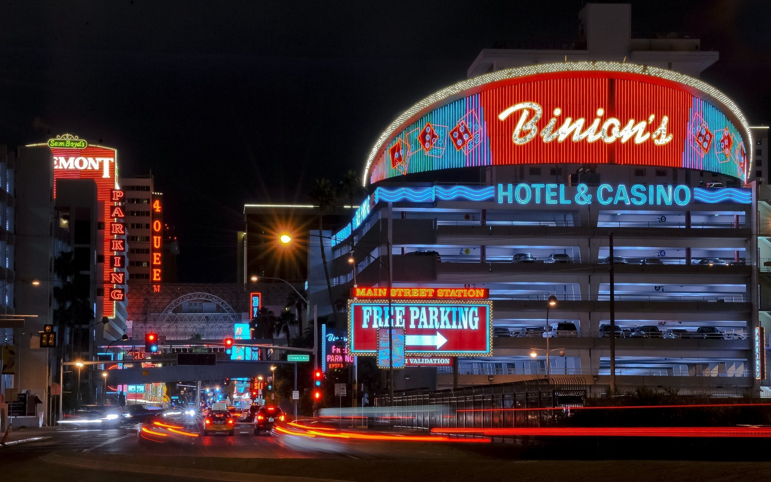double-decker bus, downtown District, illuminated, neon Color, office building exterior, buildings, uSA, nightlife, western script, advertisement, entertainment, HD Wallpaper