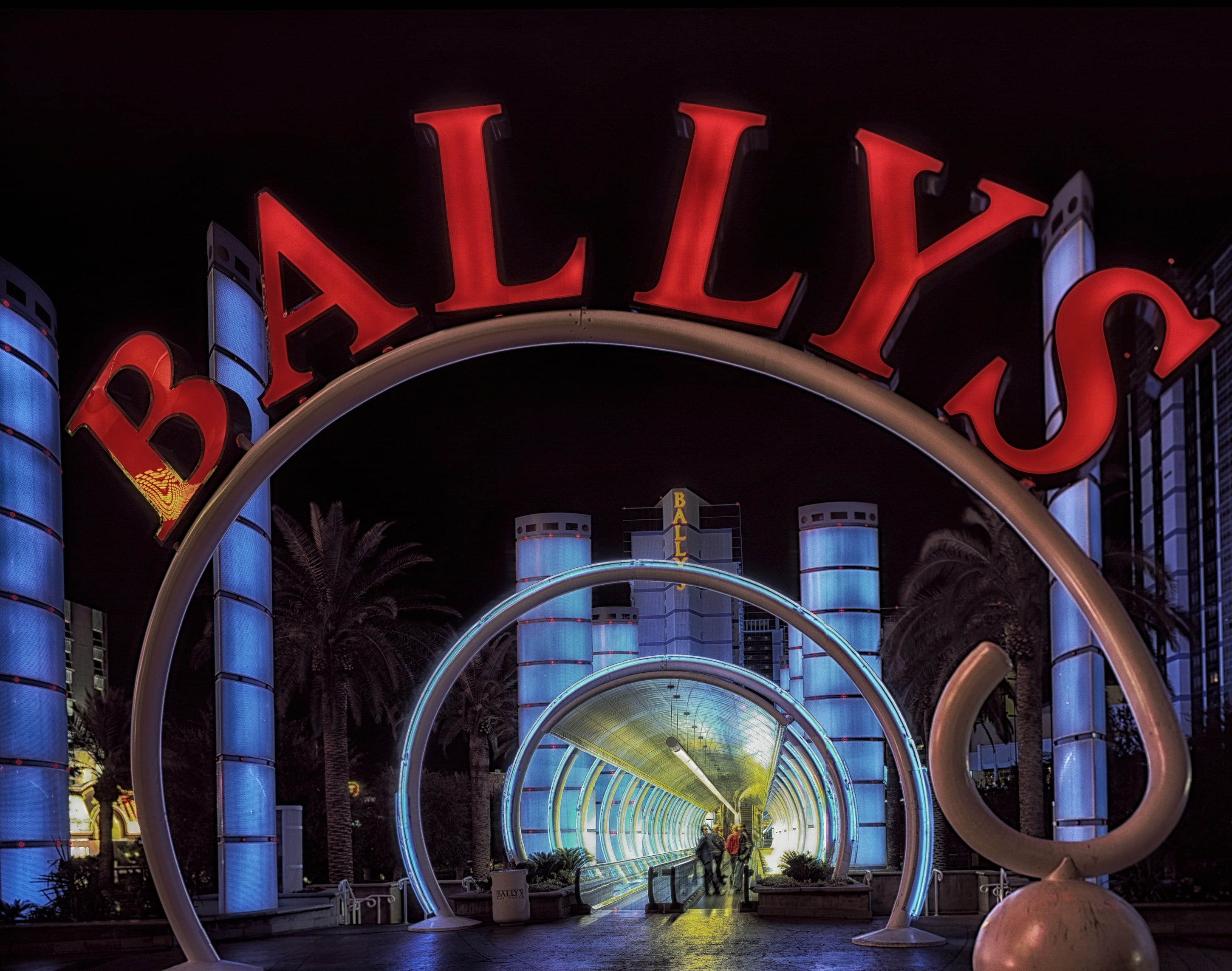 night, amusement park, 2K, office building exterior, gambling, no people, neon, illuminated, ballys, people mover, resort, hotel, arch, city life, buildings, HD Wallpaper