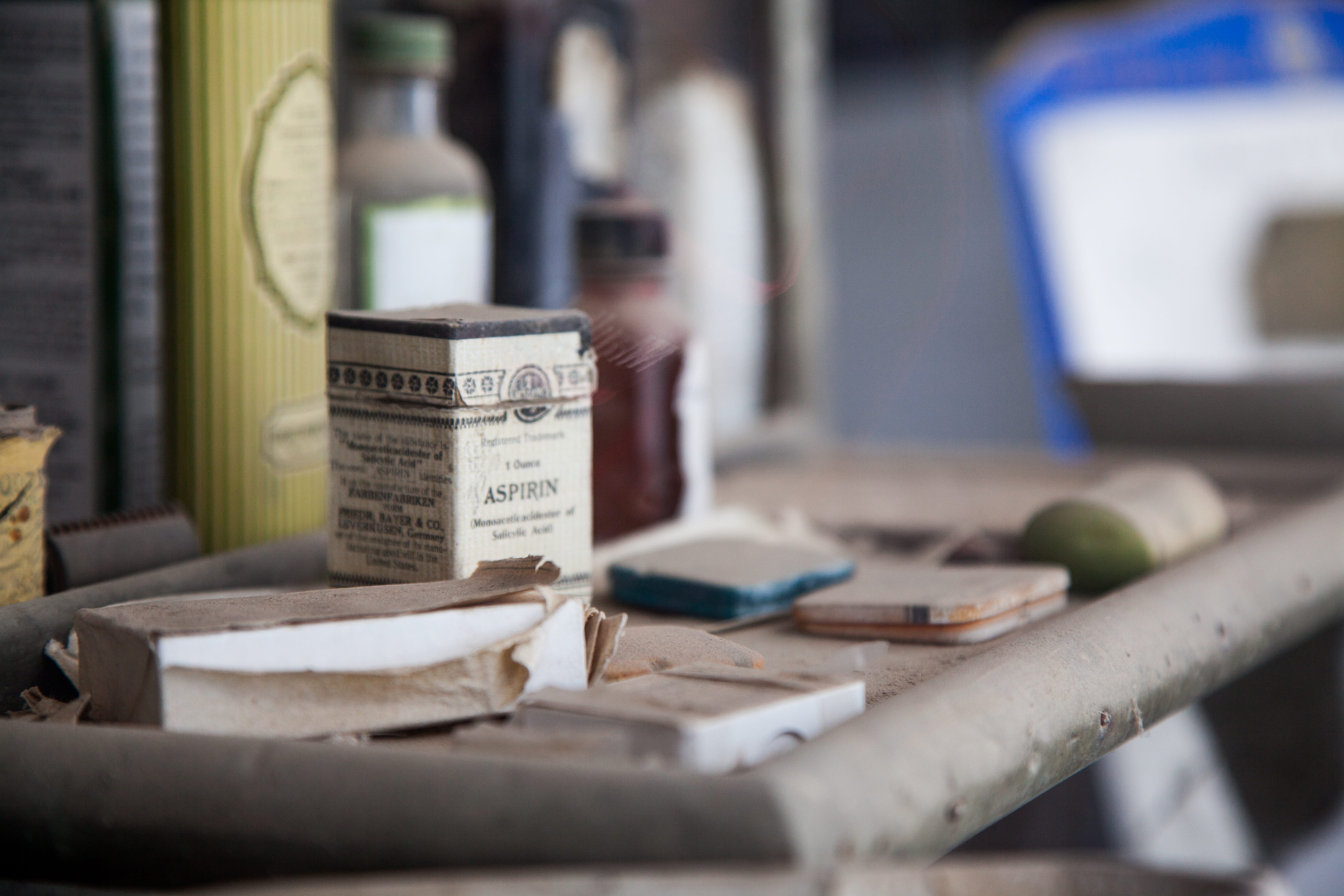 furniture, document, architecture, no people, ghost town, selective focus, united states, industry, paper, aspirin, bodie, finance, table, western script, HD Wallpaper