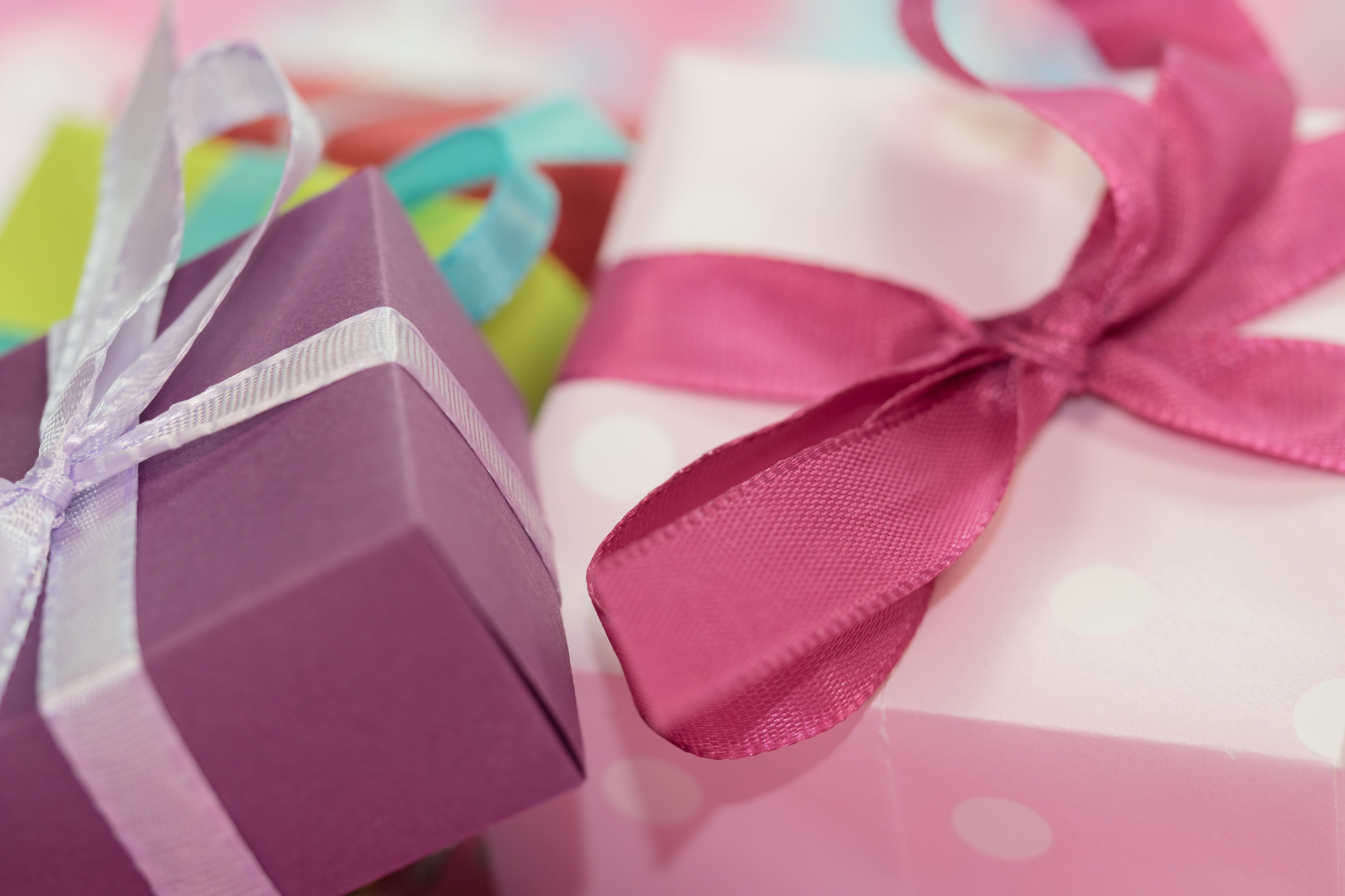 surprise, event, close-up, box - Container, valentines day - holiday, box, no people, tied bow, wrapping paper, decoration, color, ribbon, holiday, christmas, HD Wallpaper
