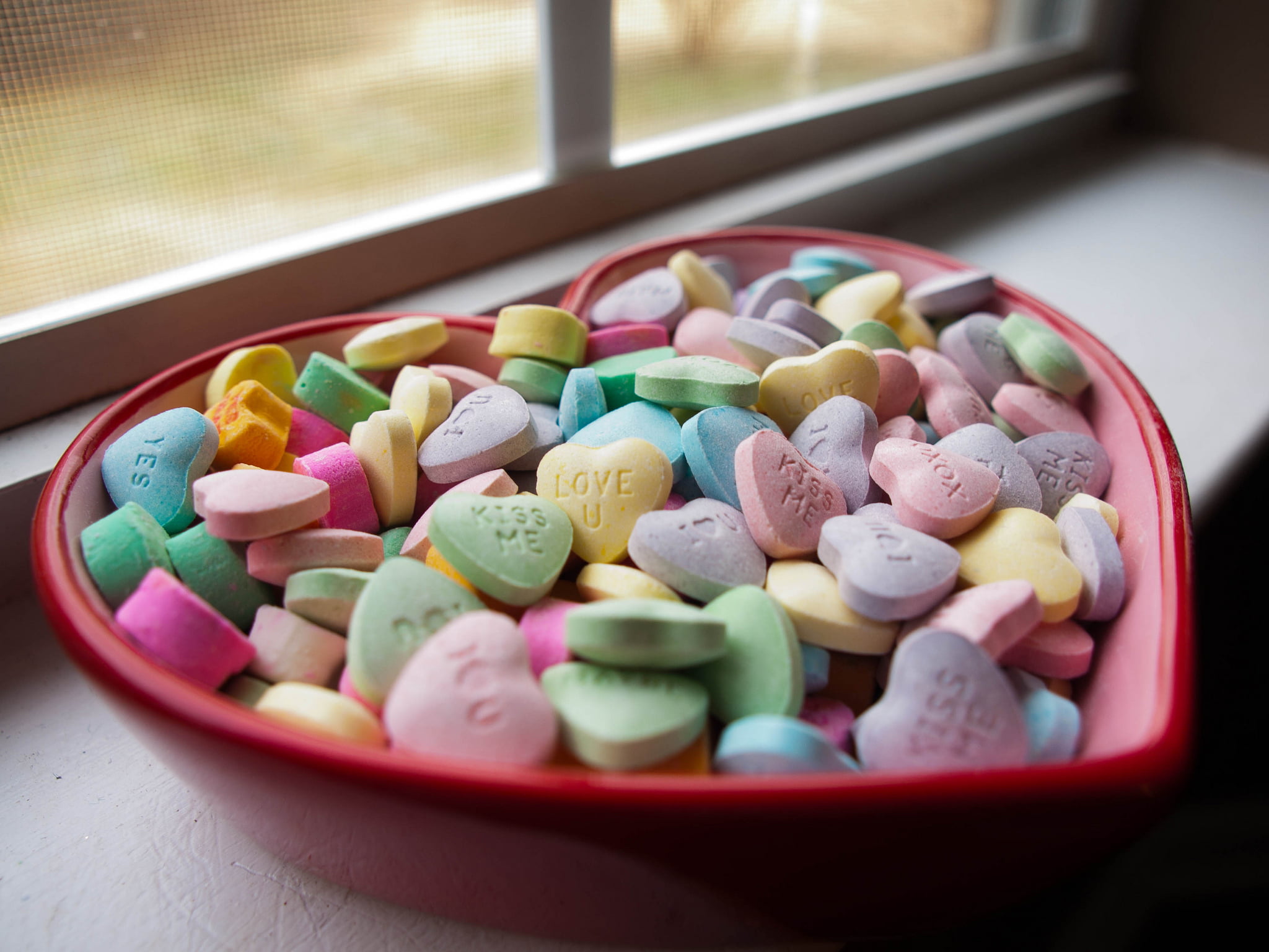 no People, medicine, still life, container, macaroon, heart, color Image, macro, pill, temptation, backgrounds, 1080P, large Group of Objects, food, indoors, HD Wallpaper