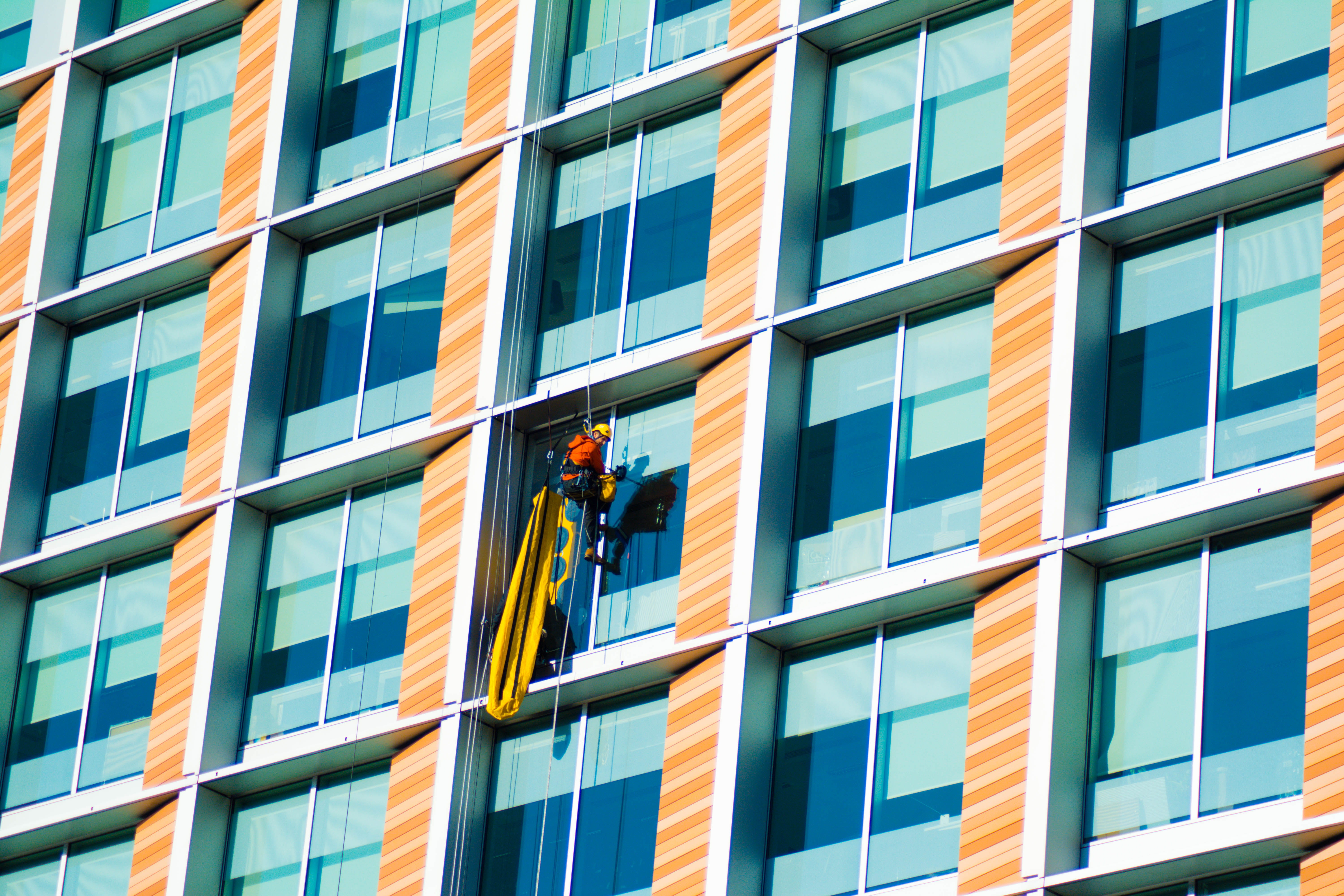 low angle view, Clean, window, modern, full length, building Exterior, Repeat, office Building, occupation, blue, urban Scene, skyscraper, cleaning, rope, HD Wallpaper