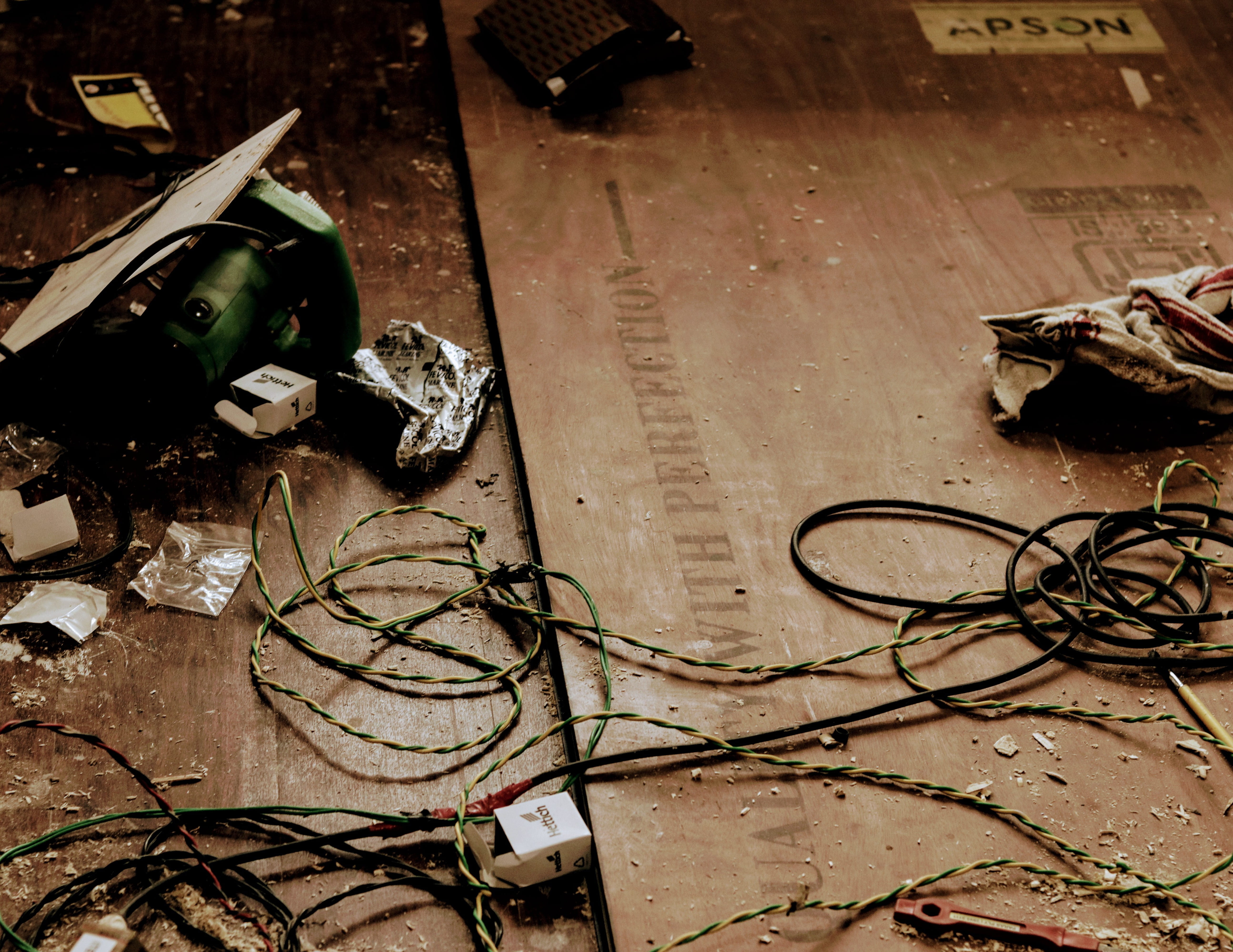 apparel, table, run-down, indoors, motor, 5K, bad condition, Abandoned, broken, wheel, clothing, tire, damaged, wiring, chaos, cable, pc, deterioration, HD Wallpaper