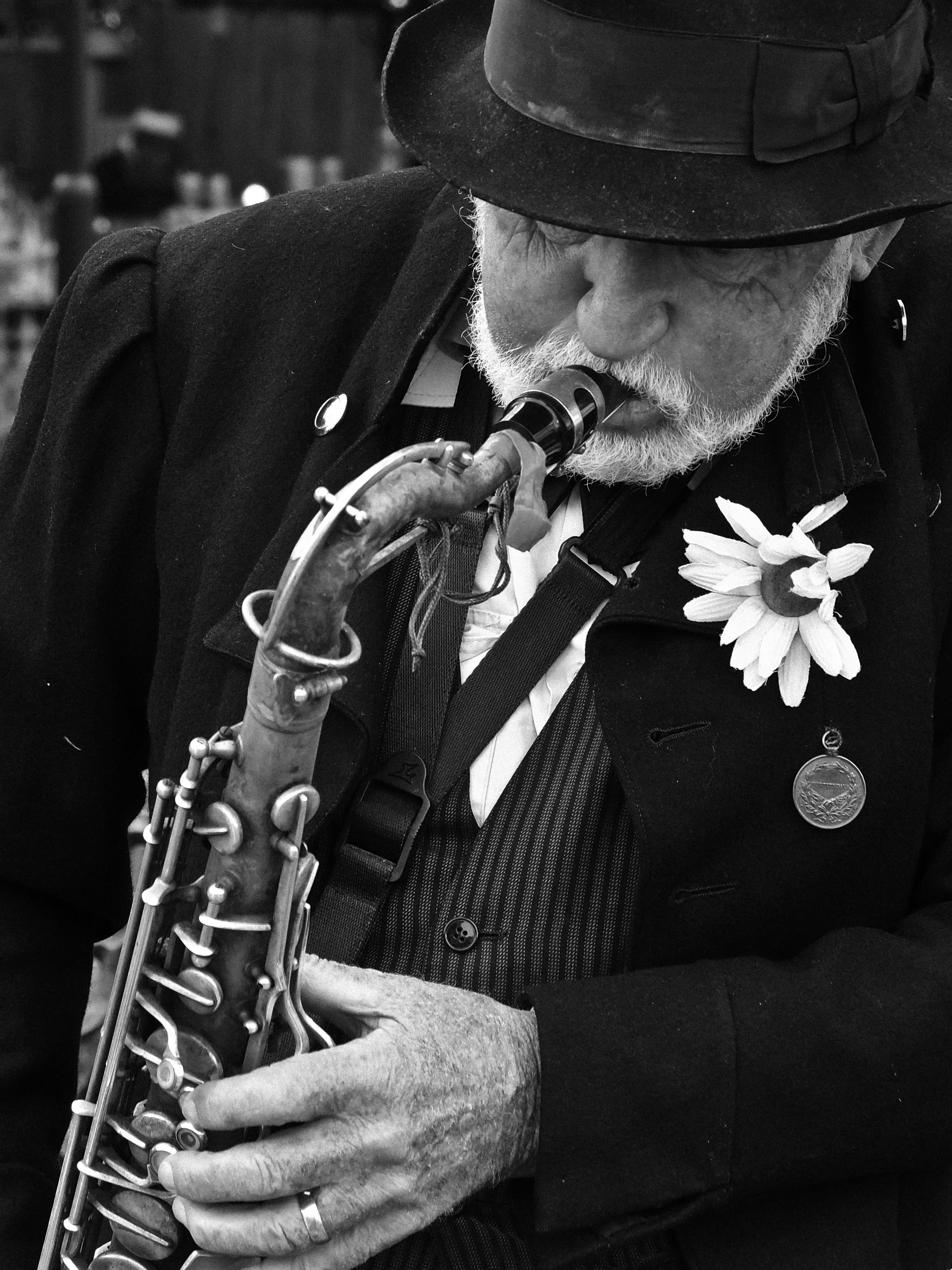 playing, musical instrument, arts culture and entertainment, hat, artist, music, sound, real people, one person, males, musical equipment, men, elegance, Phone HD Wallpaper