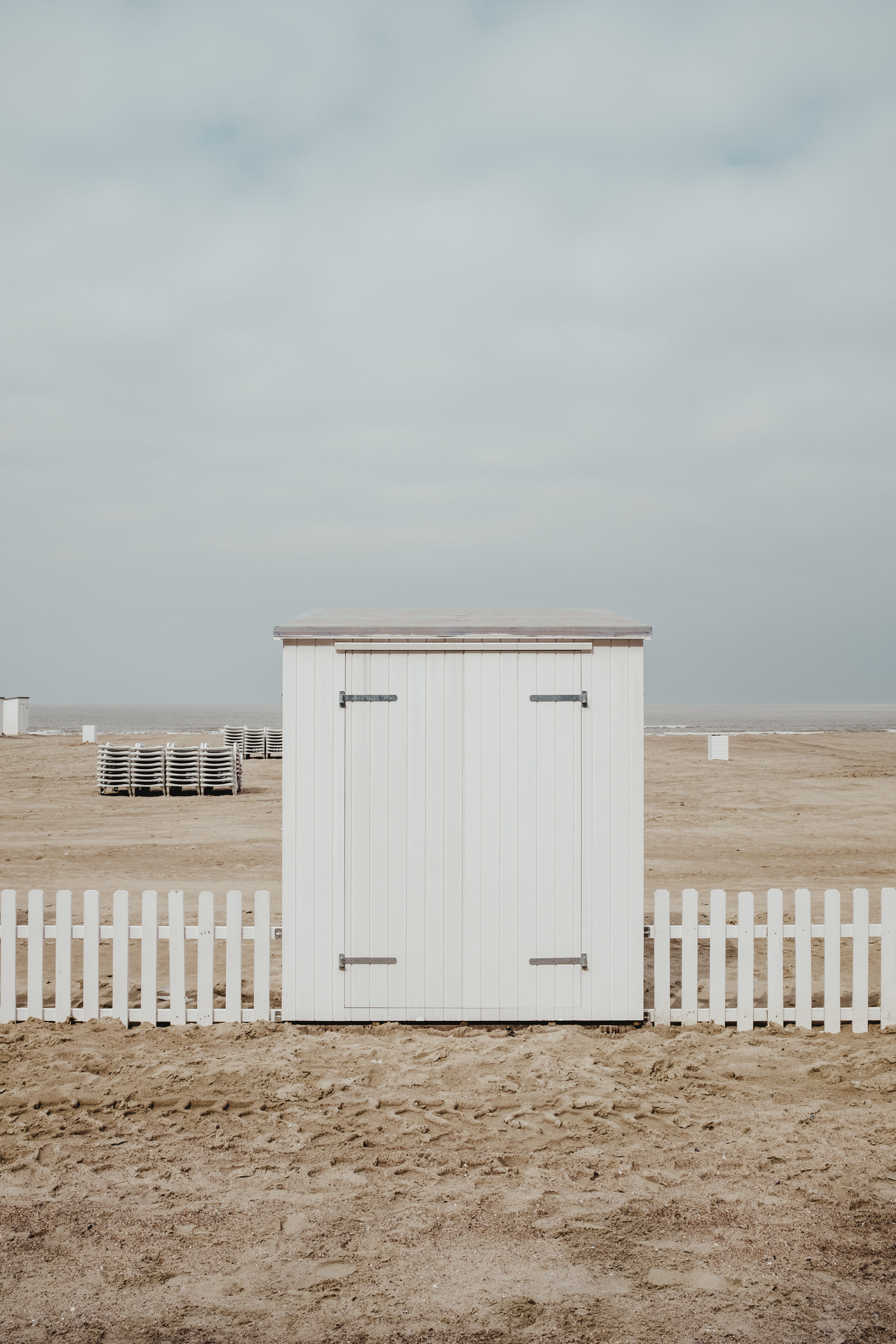 security, horizon, beach hut, fence, safety, bright, day, beach, light, nobody, nature, cabin, wood - material, sand, location, hut, outdoors, picket fence, Phone HD Wallpaper