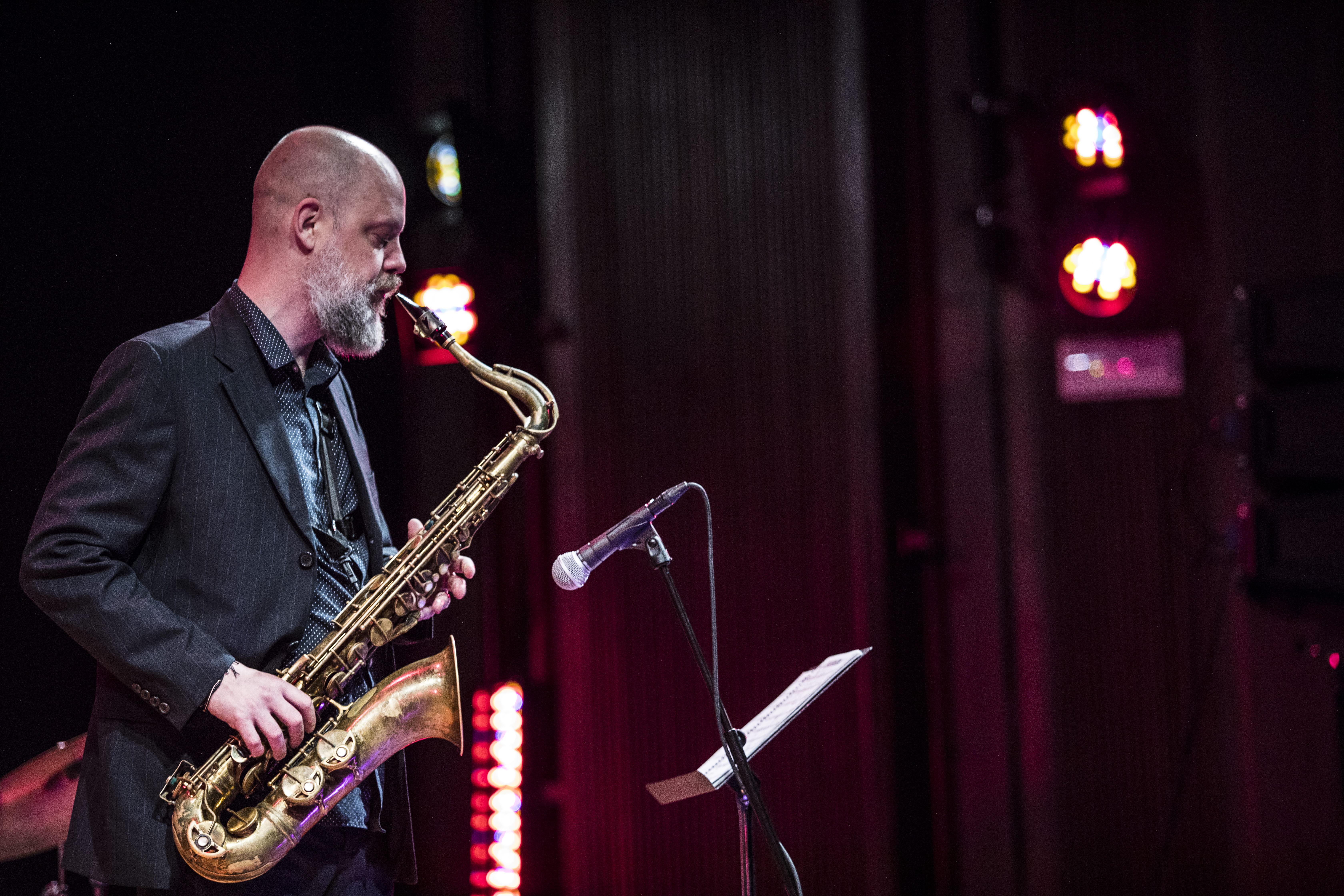 music, saxophonist, black background, madrid, mature men, saxofon, enjoyment, artist, skill, spain, jazz music, one person, blues music, adult, 5K, jazz, HD Wallpaper