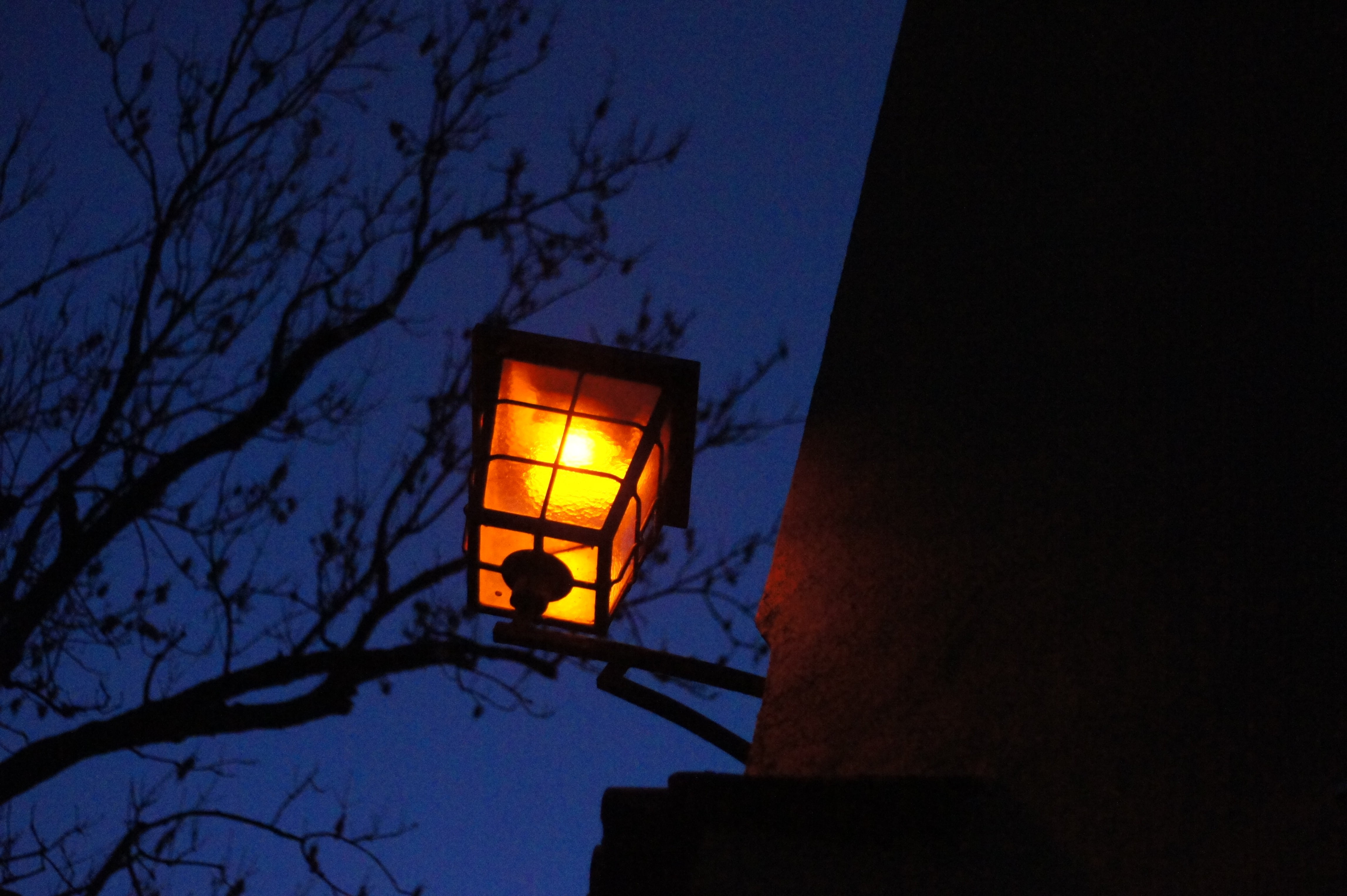 street light, lit, sky, outdoors, street, illuminated, electric lamp, outdoor, night, lamp, lantern, orange, architecture, historic street lighting, dusk, HD Wallpaper