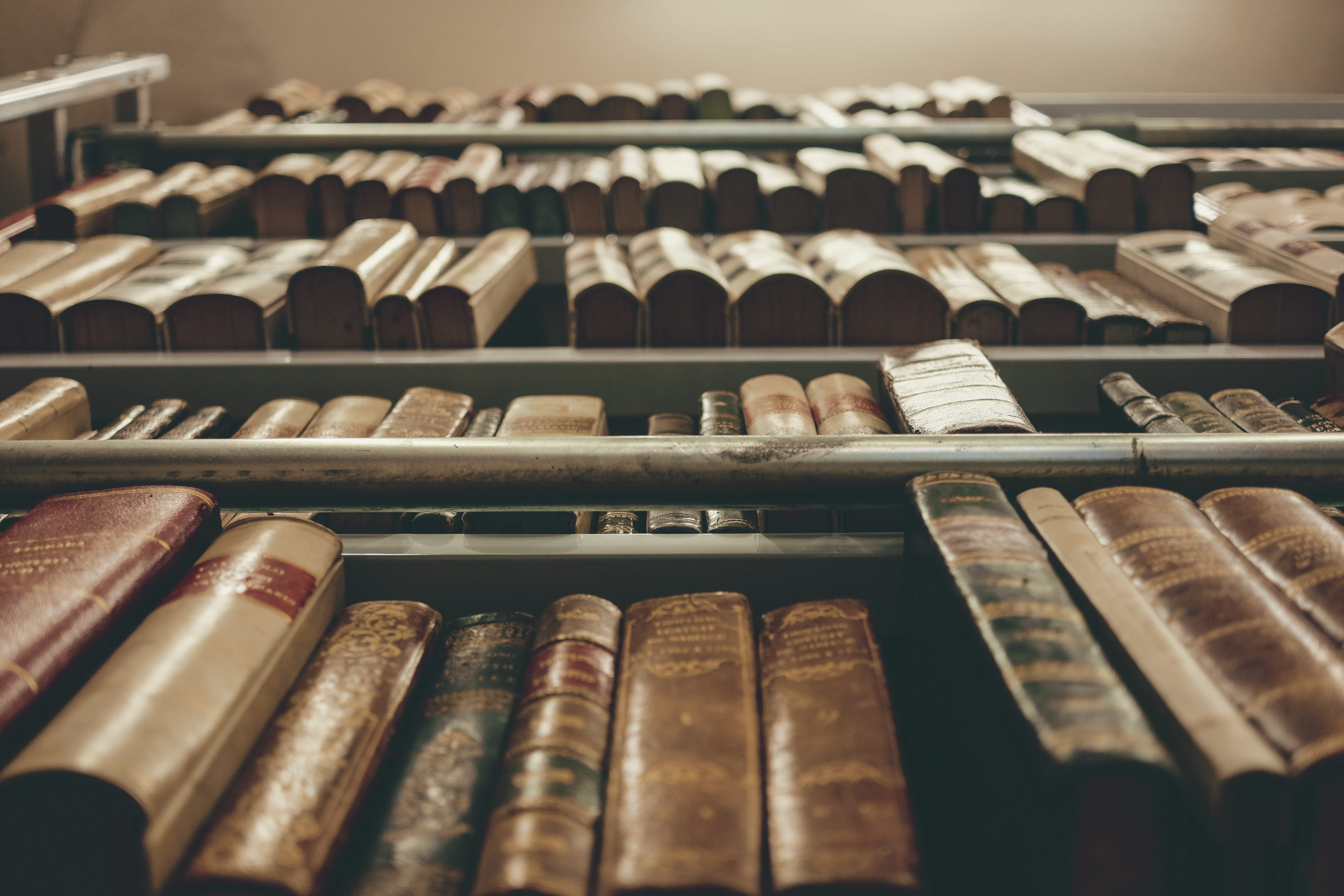 read, arrangement, macaroon, fujifilm, business, reading, vintage, temptation, shelf, library, store, xt10, books, consumerism, lot, travel, no people, HD Wallpaper