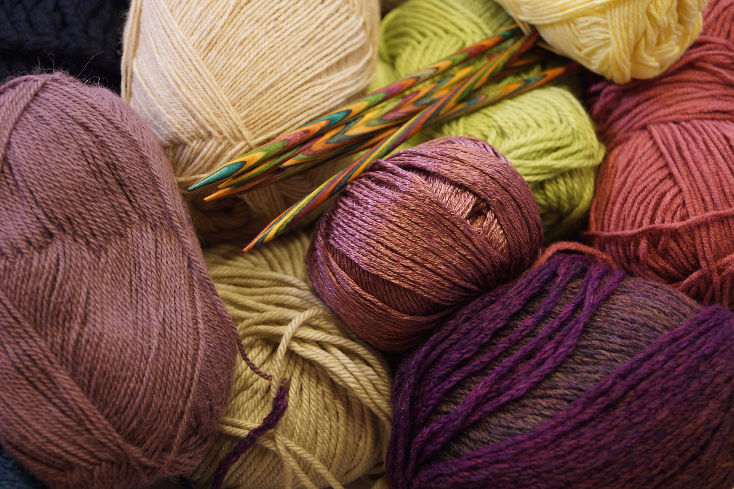 indoors, assorted, softness, creativity, industry, backgrounds, full frame, choice, craft, large group of objects, art and craft, hobby, colorful, wool, HD Wallpaper