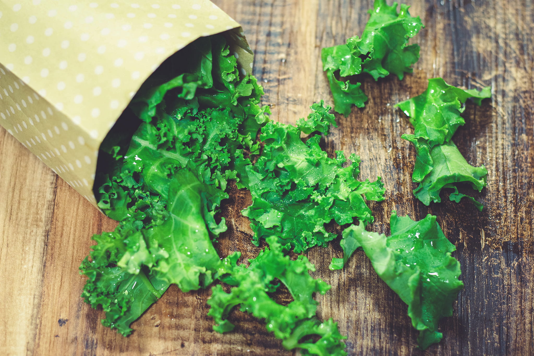 leaves, wellbeing, lettuce, herb, still life, cutting board, 1080P, freshness, healthy eating, no people, vegetarian food, day, table, nature, food and drink, HD Wallpaper