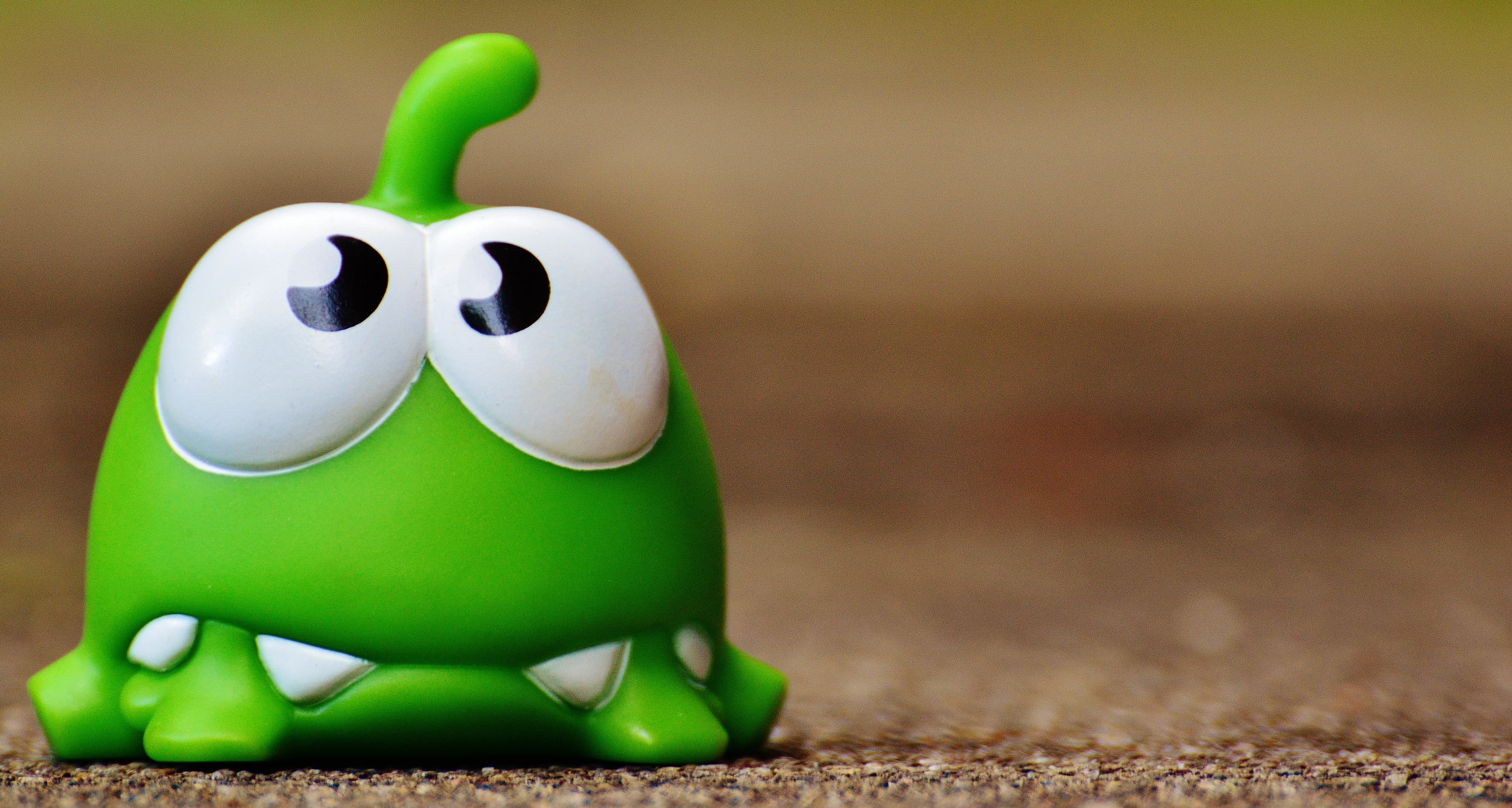 mobile game, cute, app, food, close-up, toy, funny, indoors, green color, celebration, fun, representation, smiling, no people, holiday, anthropomorphic smiley face, HD Wallpaper