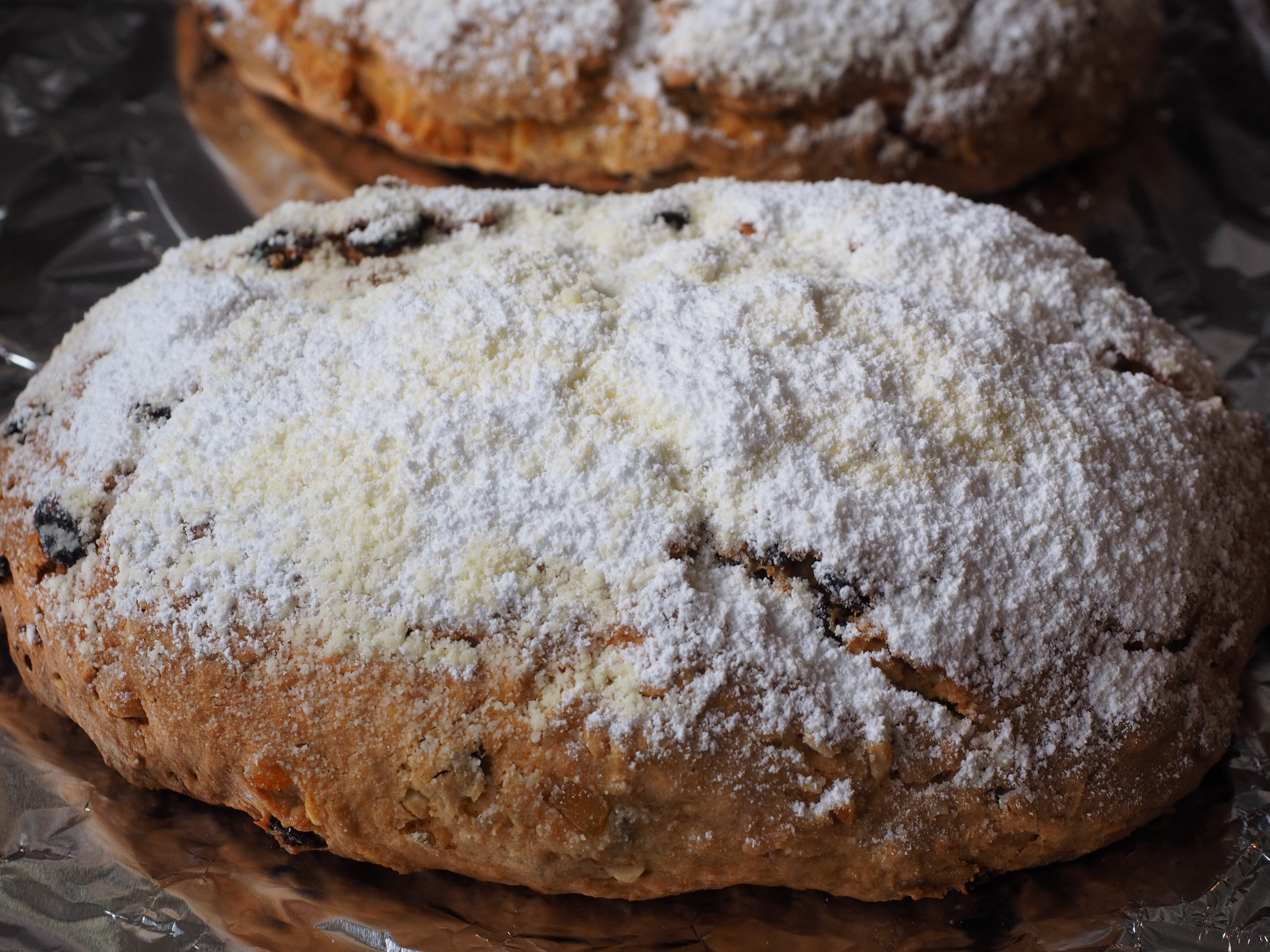 freshness, no people, indulgence, brown, still life, detail, christmas sweets, ready-to-eat, close-up, christmas stollen, store, pastries, food, food and drink, HD Wallpaper