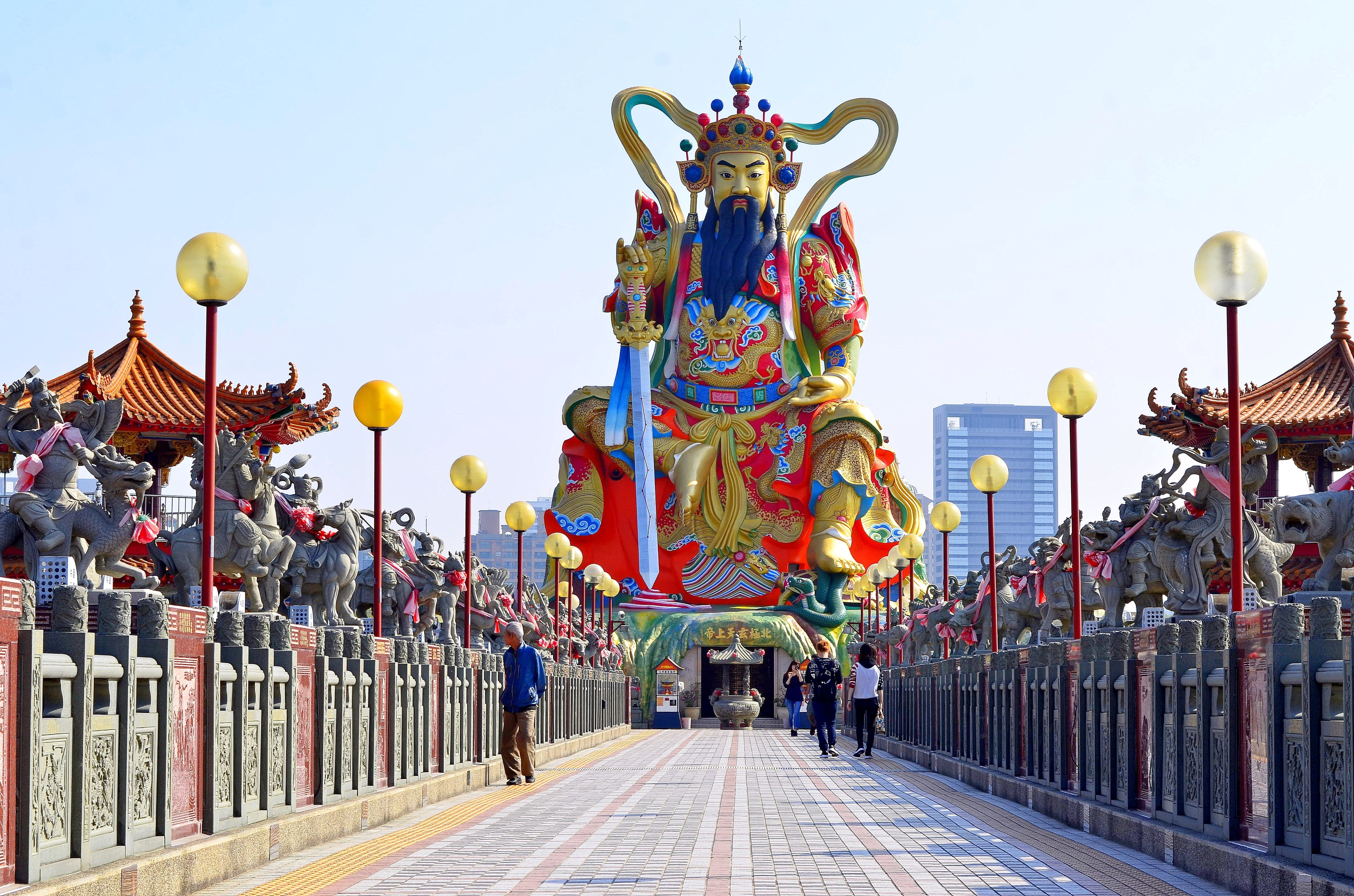 4K, taiwan, large group of people, landmark, famous, buddhist, real people, crowd, buddhism, group of people, building exterior, sky, day, statue, spiritual, HD Wallpaper