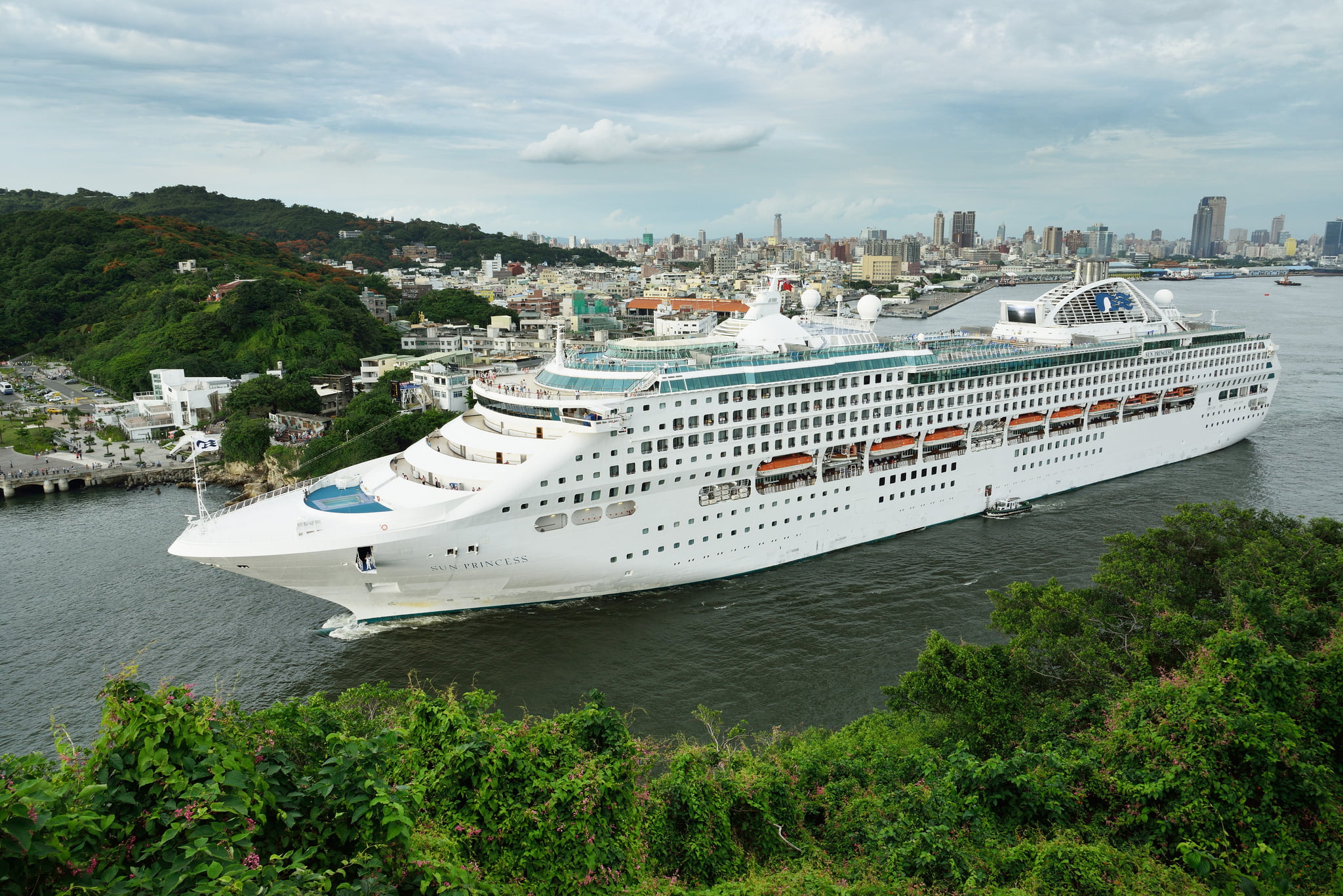 plant, Kaohsiung, day, luxury, tree, transportation, nautical vessel, nature, sea, Kaohsiung City, ship, 1080P, building exterior, cloud - sky, Taiwan, HD Wallpaper