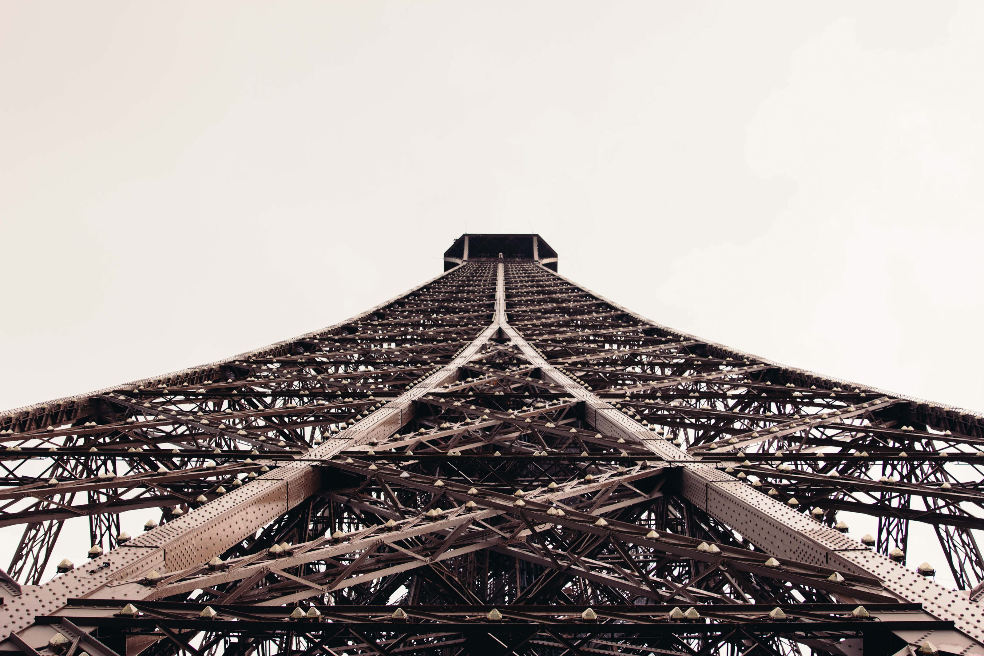 built structure, architecture, vintage, light, triangle shape, historical, holiday, vacations, architectural, urban, fountain, view, outdoors, building exterior, HD Wallpaper