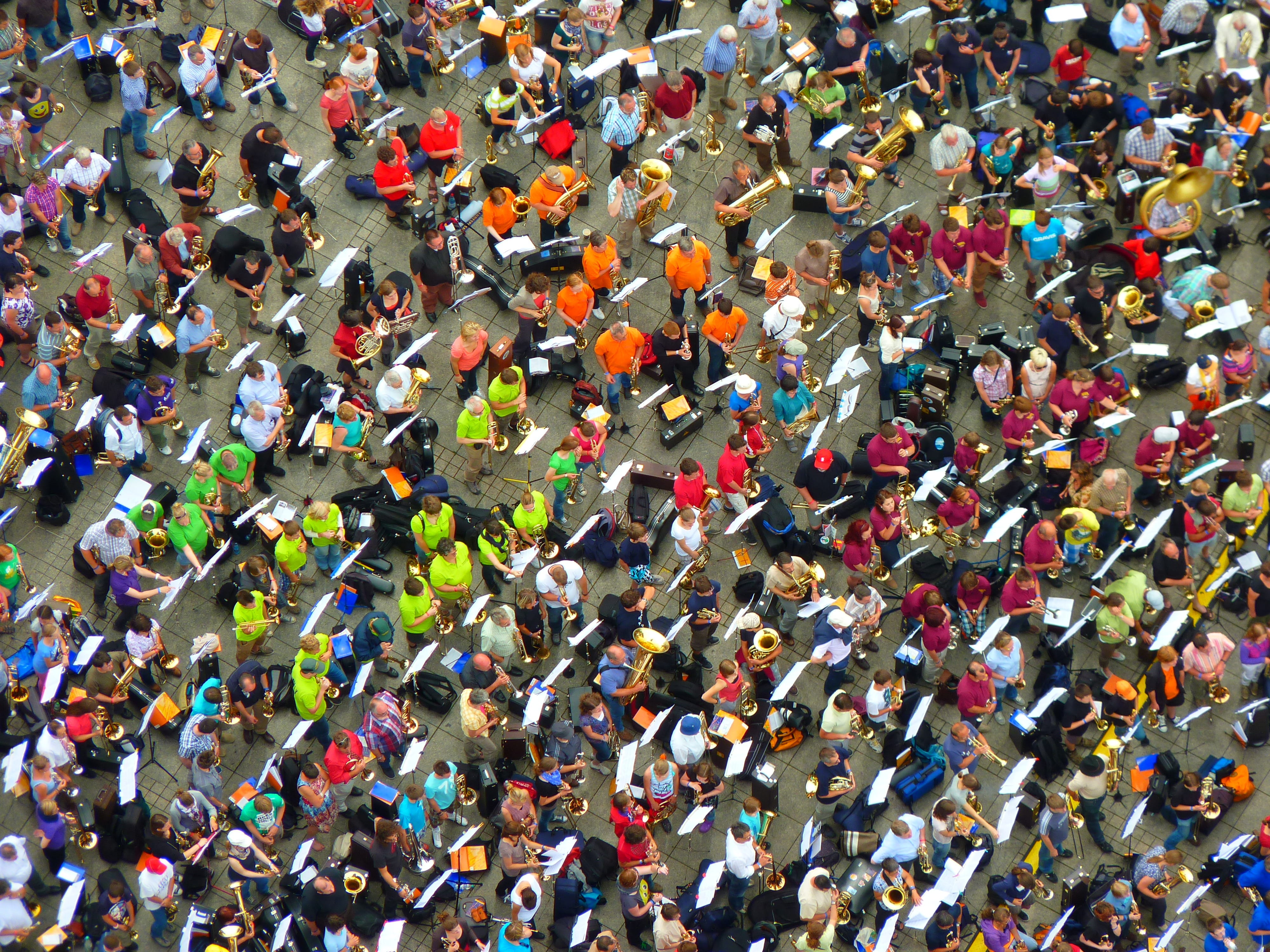 high angle view, trombone day, aerial, Human, leisure activity, spectator, mixed age range, group of people, togetherness, lifestyles, crown, excitement, HD Wallpaper