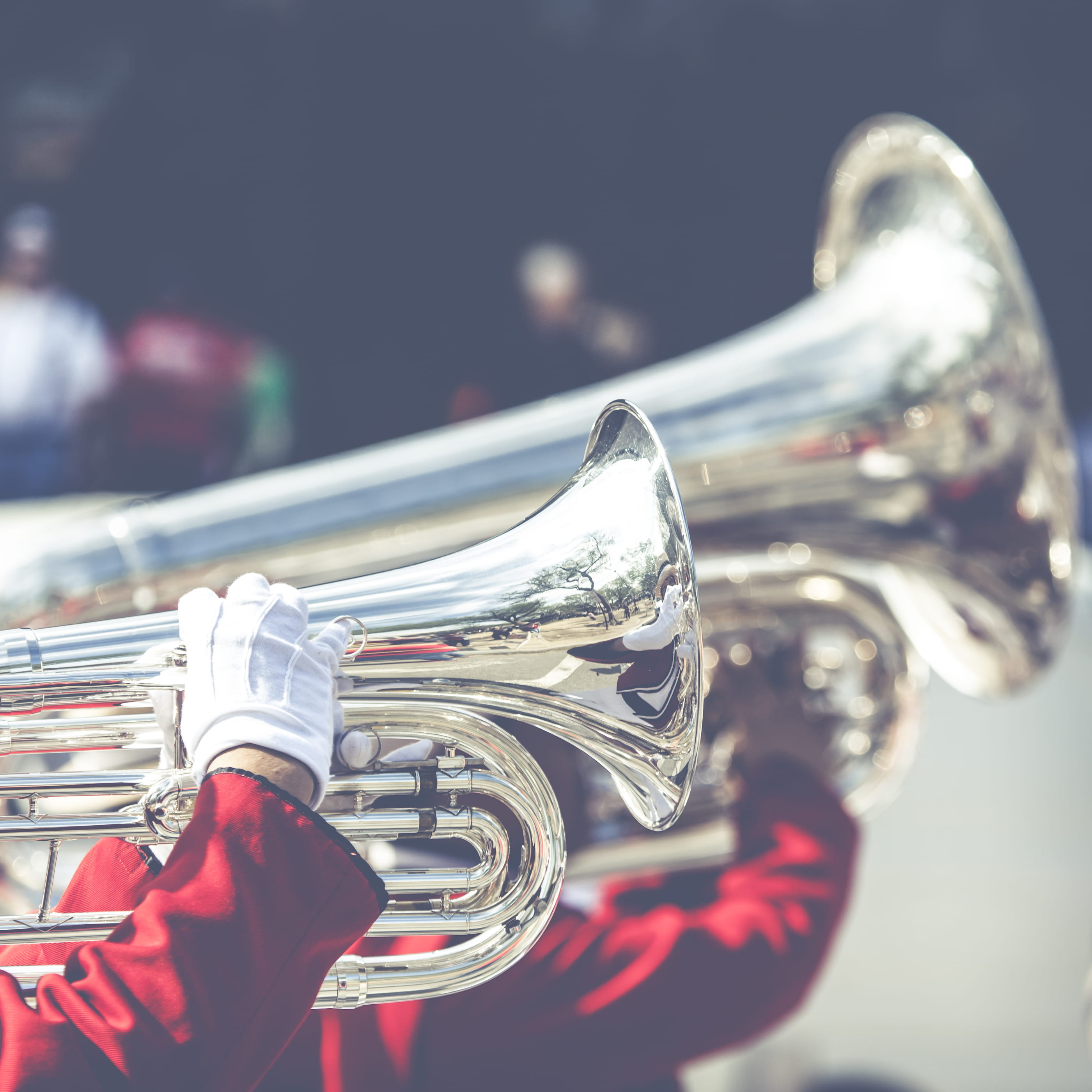 brass, person, photo, people, artist, gold colored, perform, 2K, reflection, trombone, horn, wind instrument, instrument, silver colored, close-up, man, Phone HD Wallpaper
