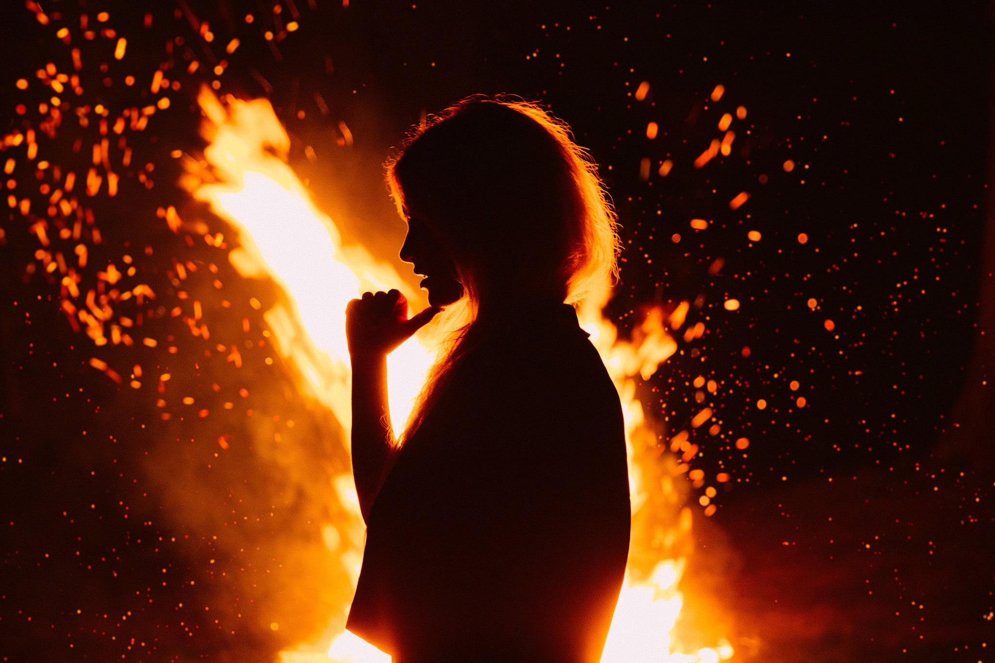 fire, silhouette, portrait, haze, sparks, women, backlight, dark, lights, 1080P, HD Wallpaper