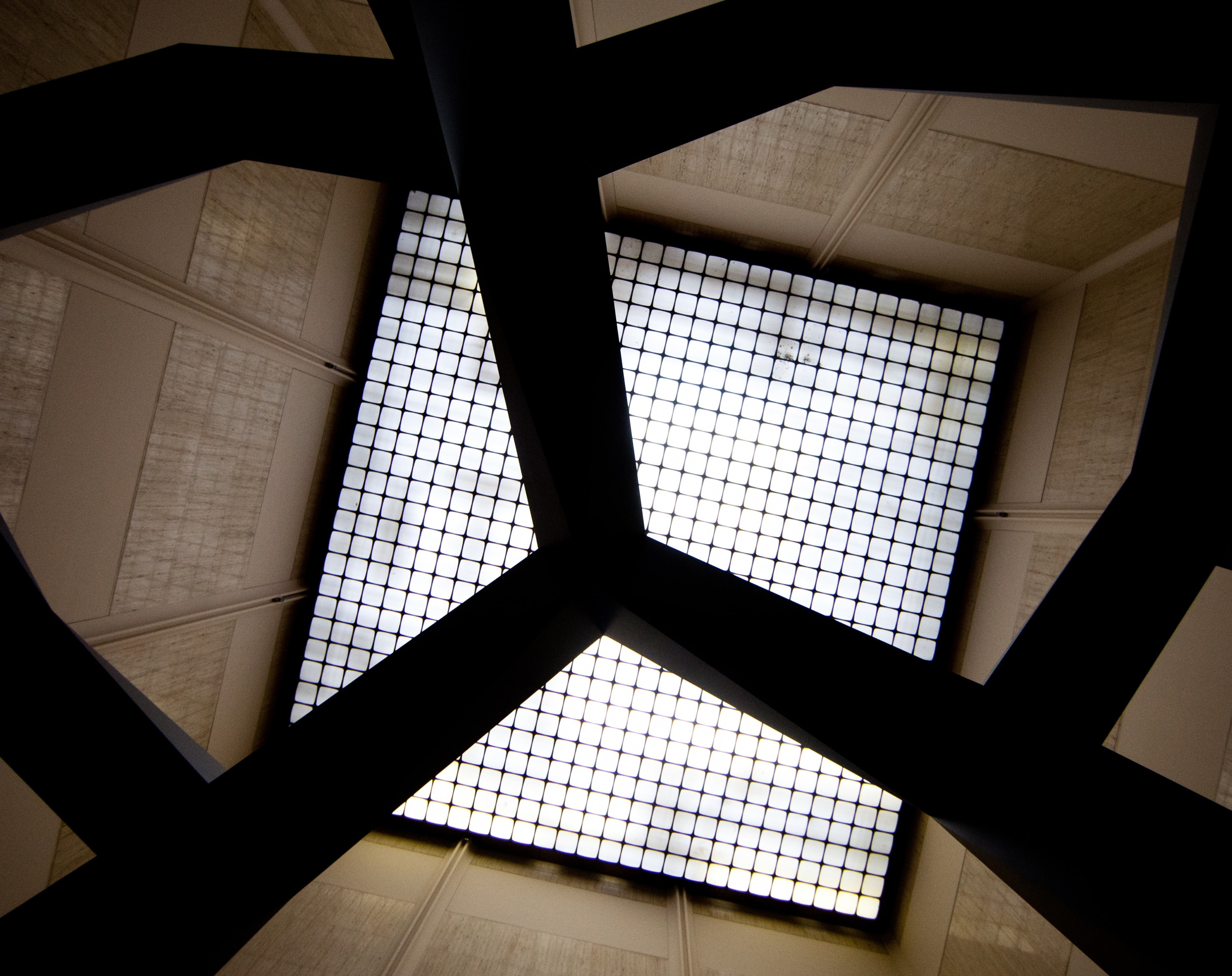 day, 2K, California, Architecture, black, life, silhouette, shape, low angle view, prism, built structure, transparent, glass, no people, directly below, HD Wallpaper