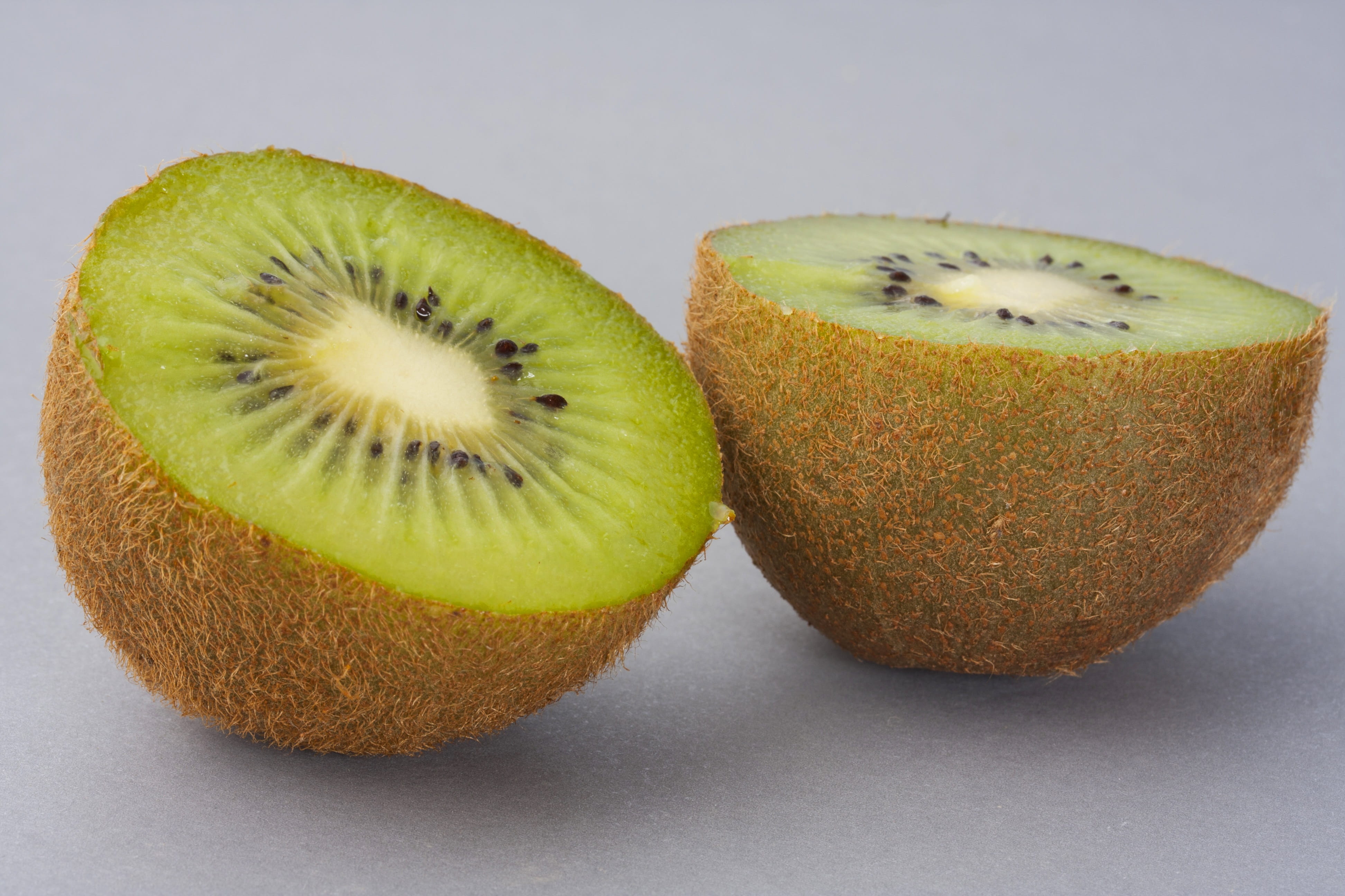 4K, health, slice, Beautiful, still life, temptation, no People, food And Drink, green Color, two objects, studio shot, healthy Eating, kiwi - Fruit, cross Section, HD Wallpaper