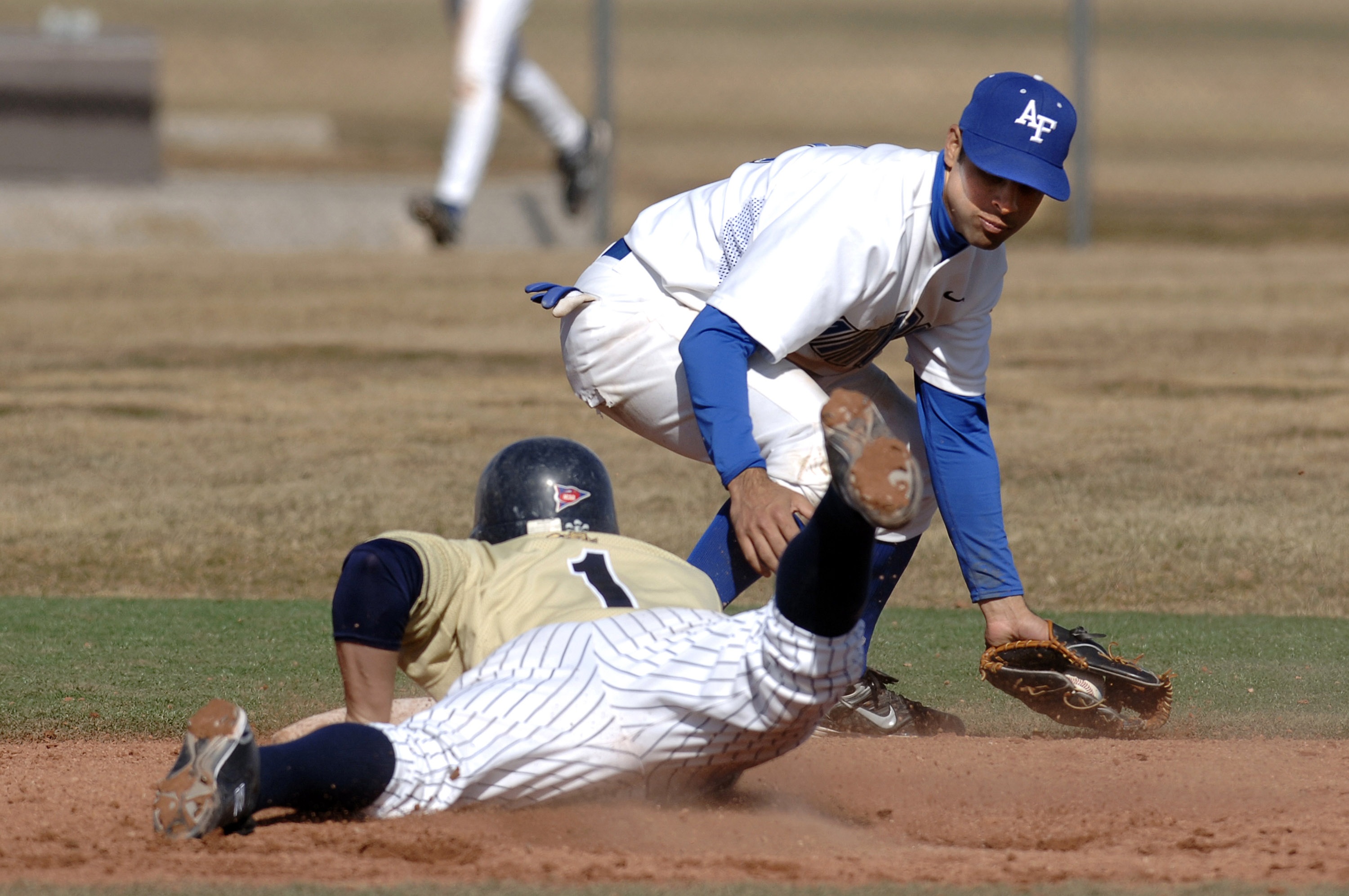 motion, men, players, plate, attempt, clothing, another, play, speed, steal, ground, outdoors, concentration, sport, second base, player, bending, competition, HD Wallpaper