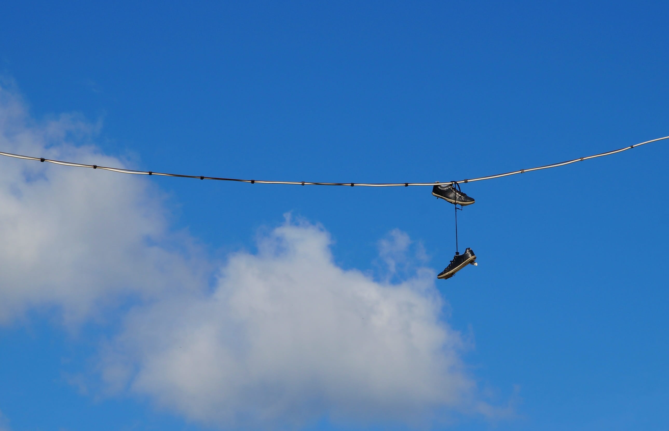 low angle view, beauty in nature, outdoors, hanging, flying, sunlight, day, air vehicle, 2K, sky, nature, tranquility, Wire, cloud - sky, transportation, HD Wallpaper