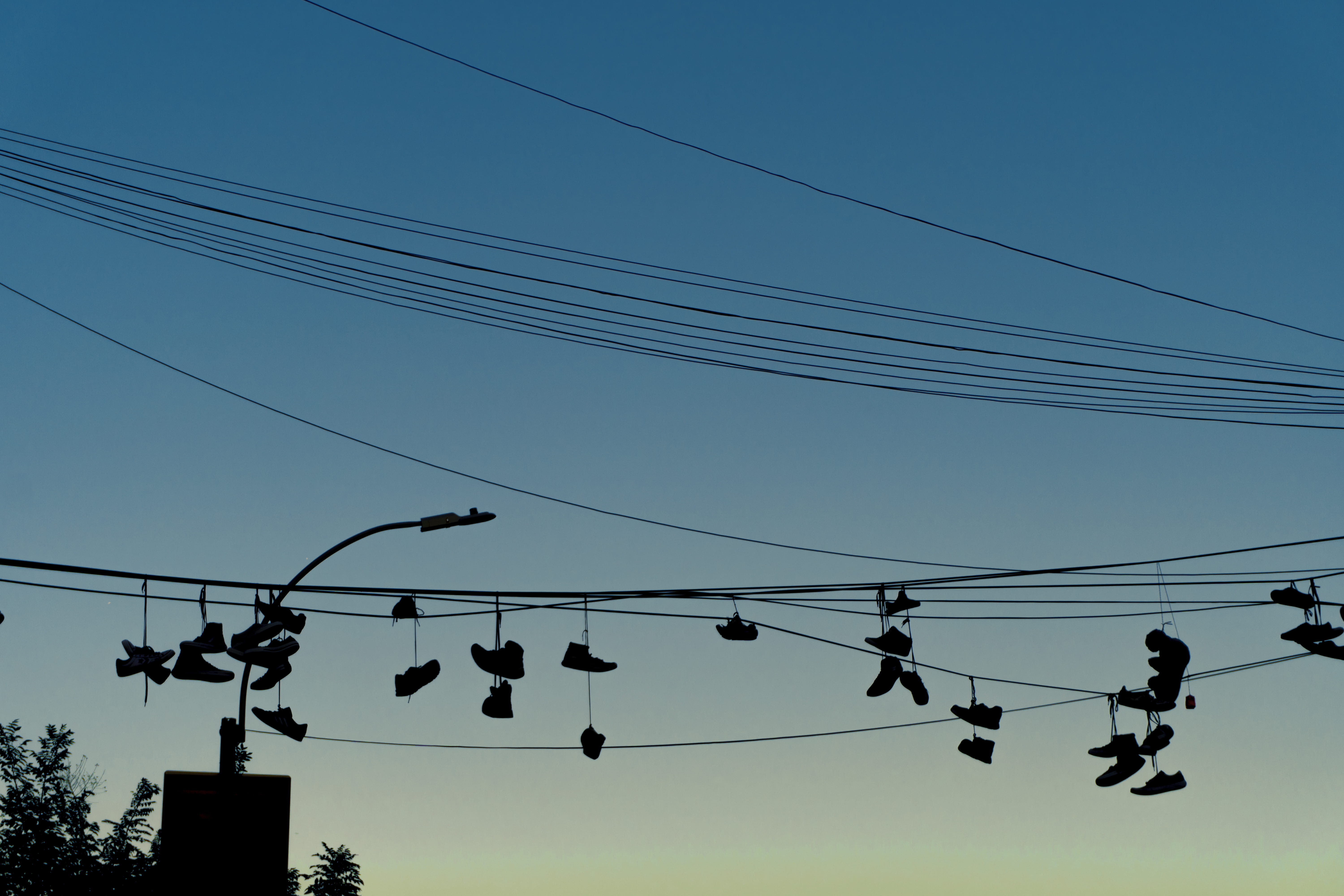 contrast, new york, cable, outdoors, urban, nyc, group of animals, sky, animal themes, flock of birds, electricity, shoe, silhouette, minimal, fuel and power generation, HD Wallpaper