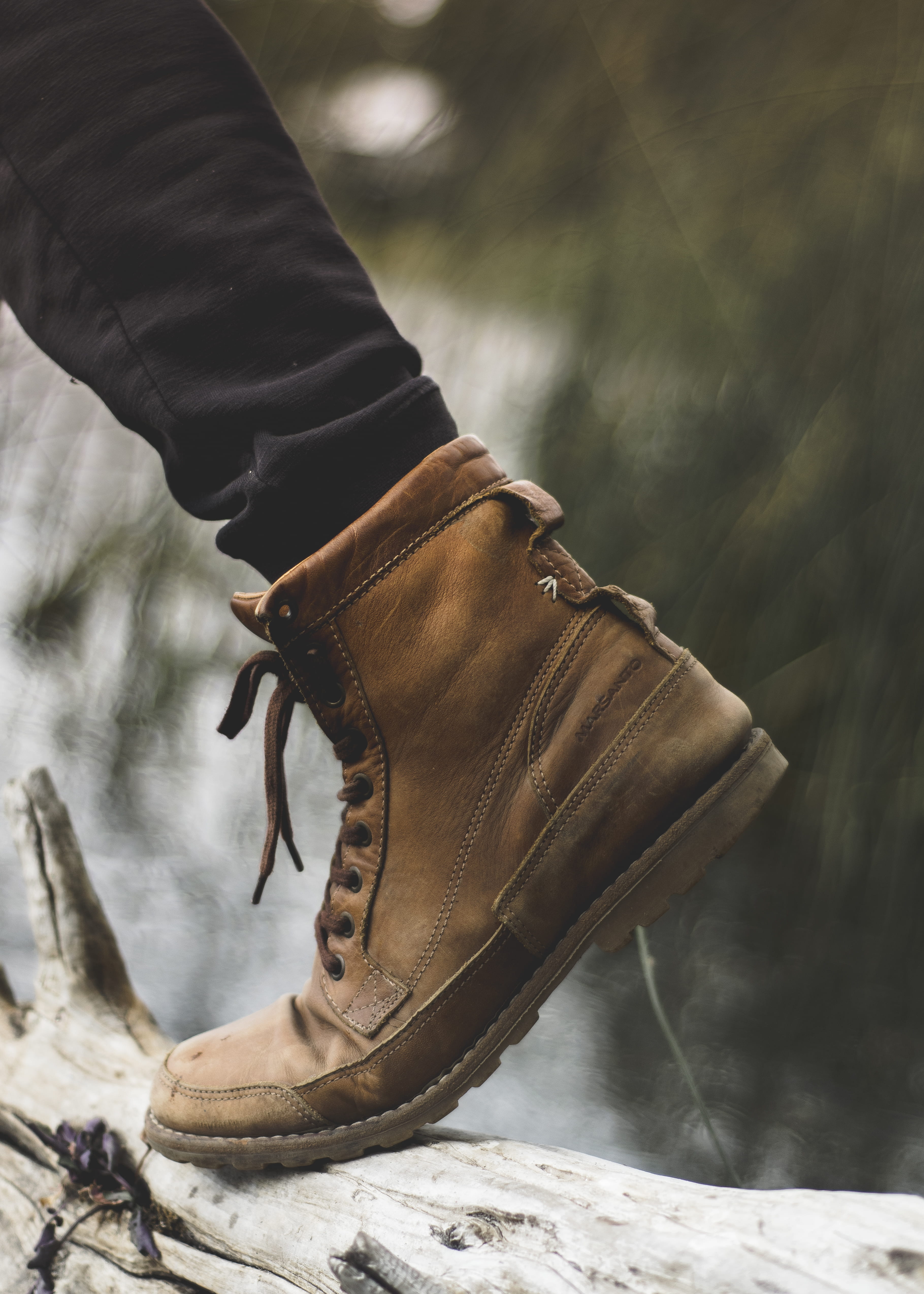 barbed wire, human body part, lifestyles, human foot, real people, low section, footwear, body part, hat, men, human leg, jeans, wearing, 4K, day, buckle, Phone HD Wallpaper