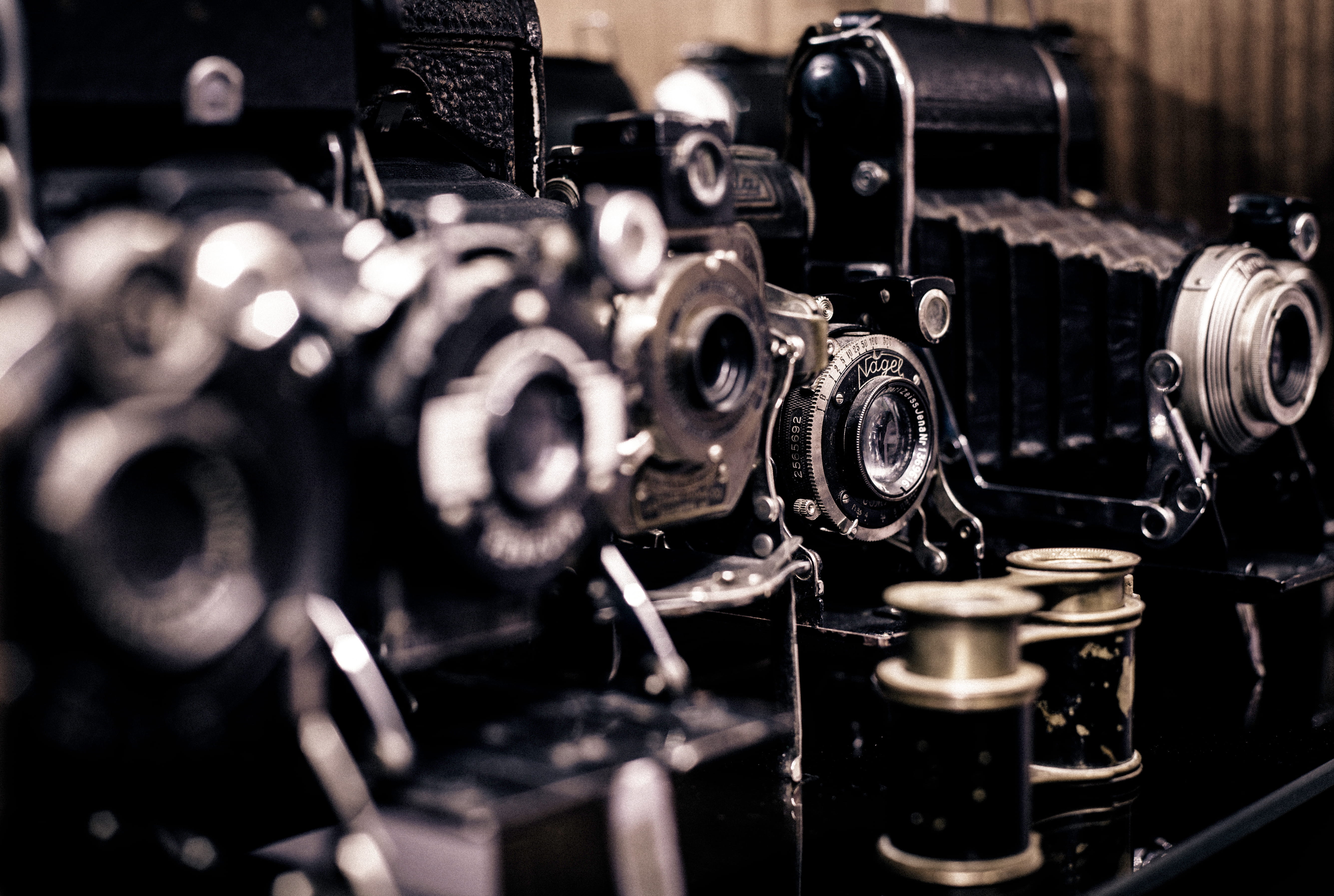 transportation, machinery, equipment, indoors, 5K, engine, phot, machine part, car, selective focus, metal, vintage, focus on foreground, motor vehicle, HD Wallpaper