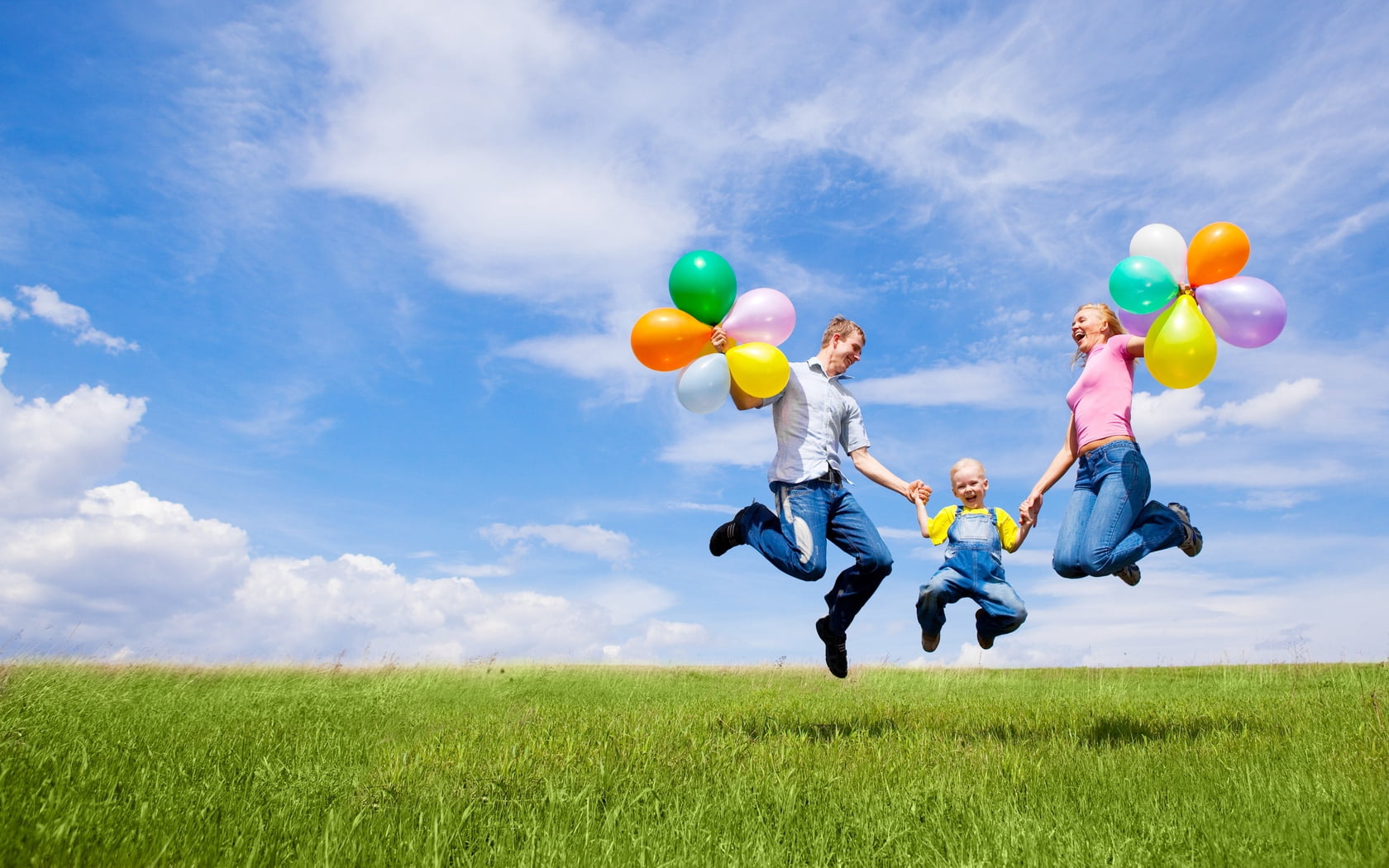 cloud - sky, lifestyles, togetherness, multi Colored, blue, adult, children, joy, helium, green Color, yellow, day, color Image, toddler, vibrant Color, HD Wallpaper