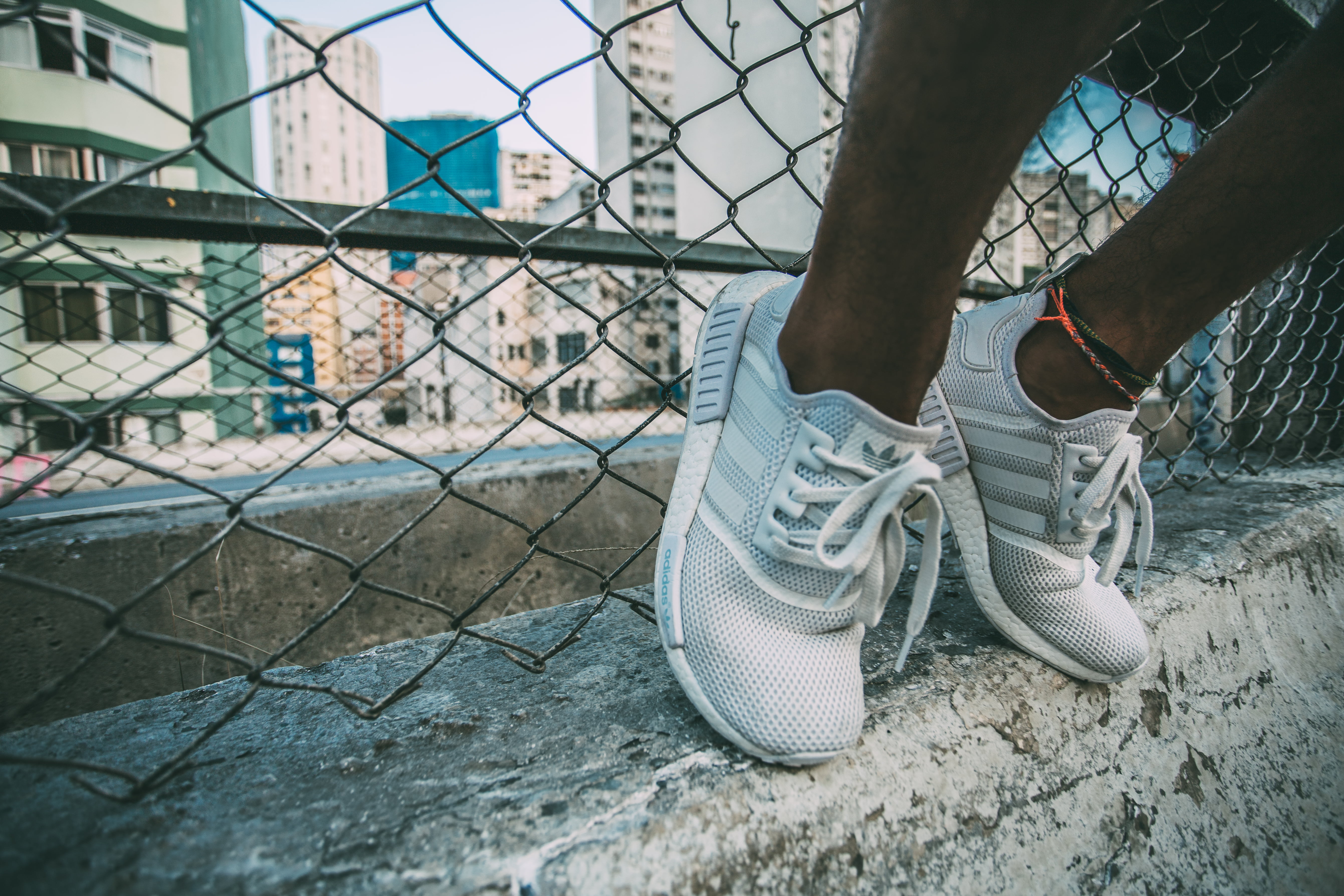 fence, 5K, healthy Lifestyle, day, one Person, low section, human body part, sneakers, sport, body part, sports, standing, sports Shoe, shoe, human limb, HD Wallpaper