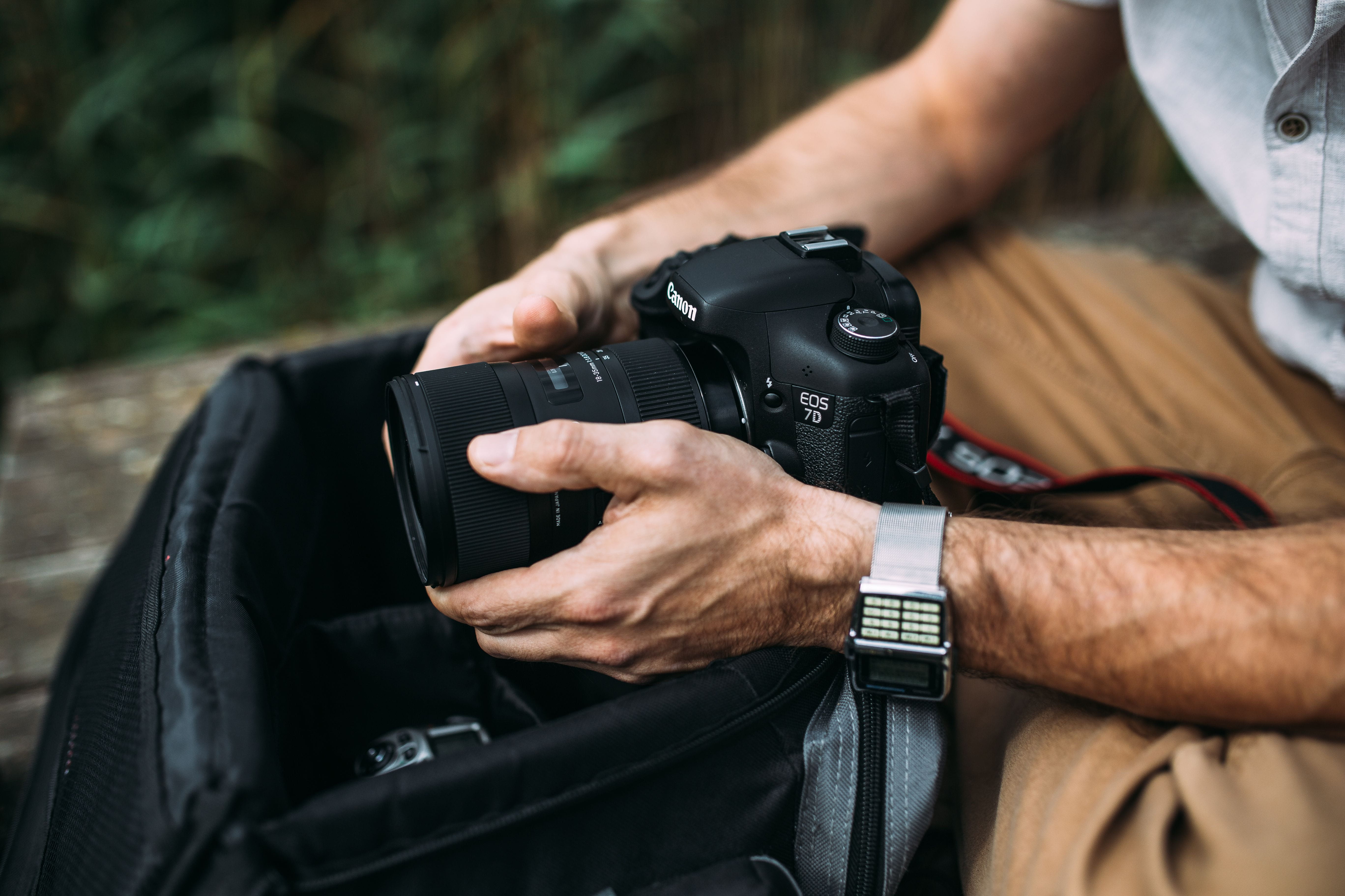 camera, canon, mature adult, adult, outdoor, focus on foreground, 5K, men, holding, one person, digital camera, transportation, photography, dslr, day, HD Wallpaper