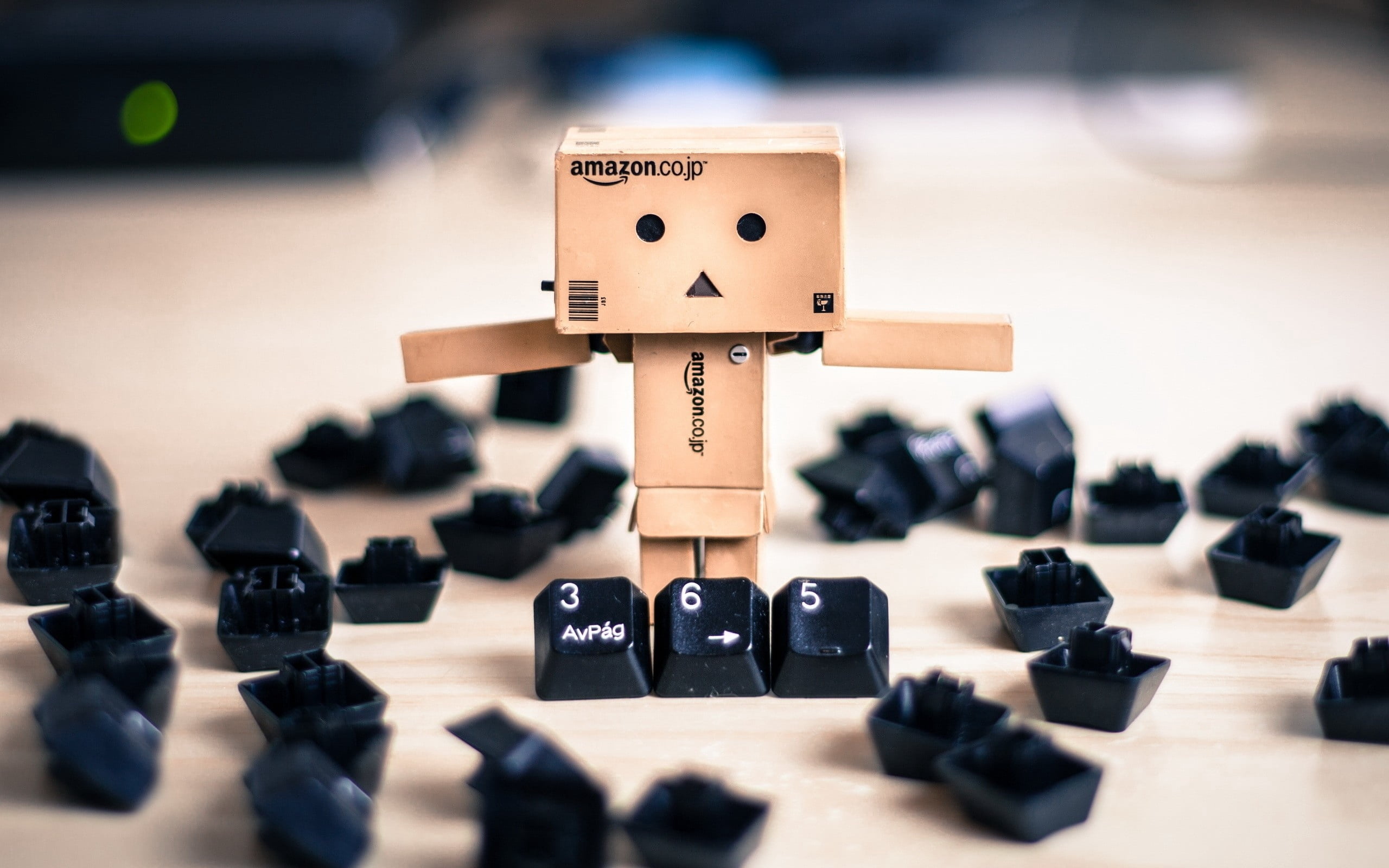 leisure activity, focus on foreground, black Color, letters, table, wood - Material, close-up, arts culture and entertainment, number, danbo, technology, HD Wallpaper