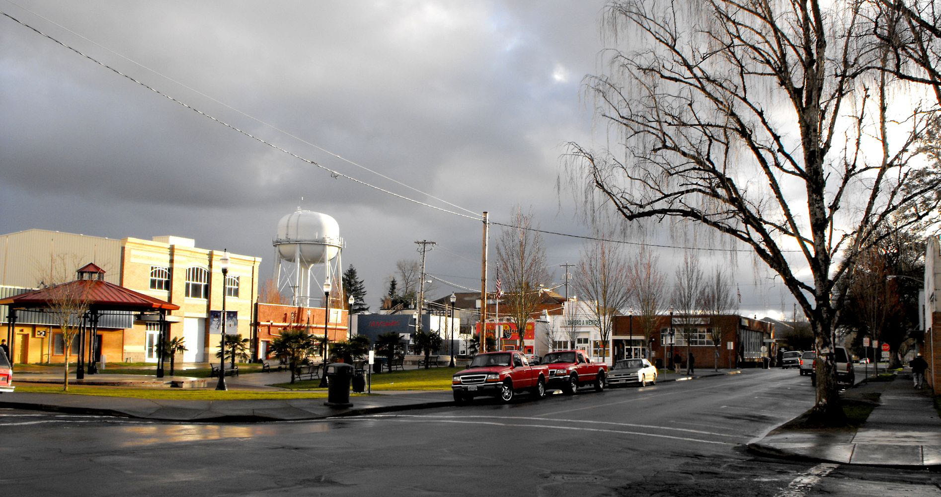 water tower, transportation, no people, 720P, built structure, looking, building, nature, tree, car, urban Scene, day, street, architecture, plant, woodburn, HD Wallpaper