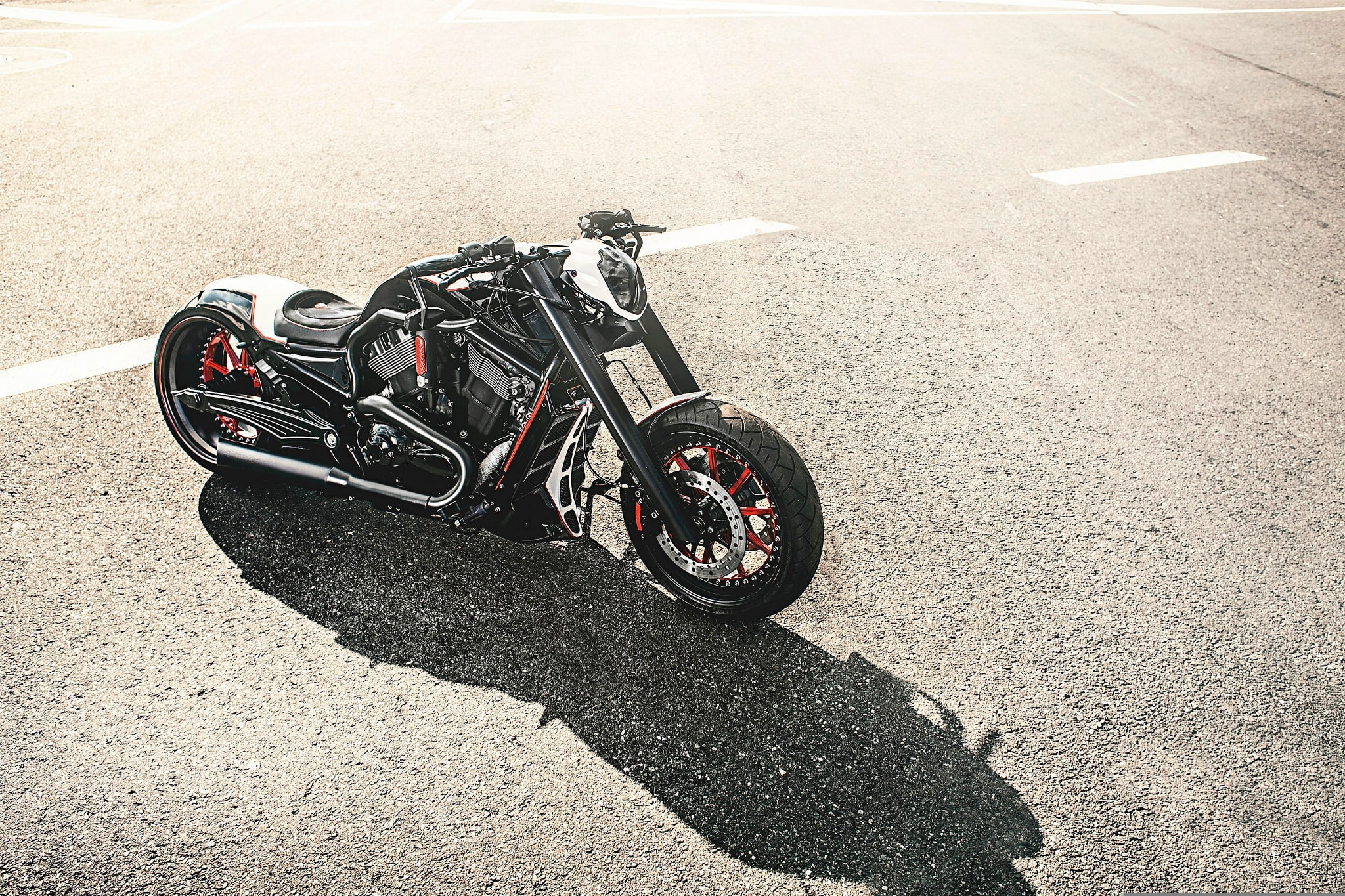 Giannis Chefs In, traffic, symbol, sport, shadow, Harley Davidson, outdoors, day, competition, tuning, bicycle, driving, wheel, high angle view, Barracuda, HD Wallpaper