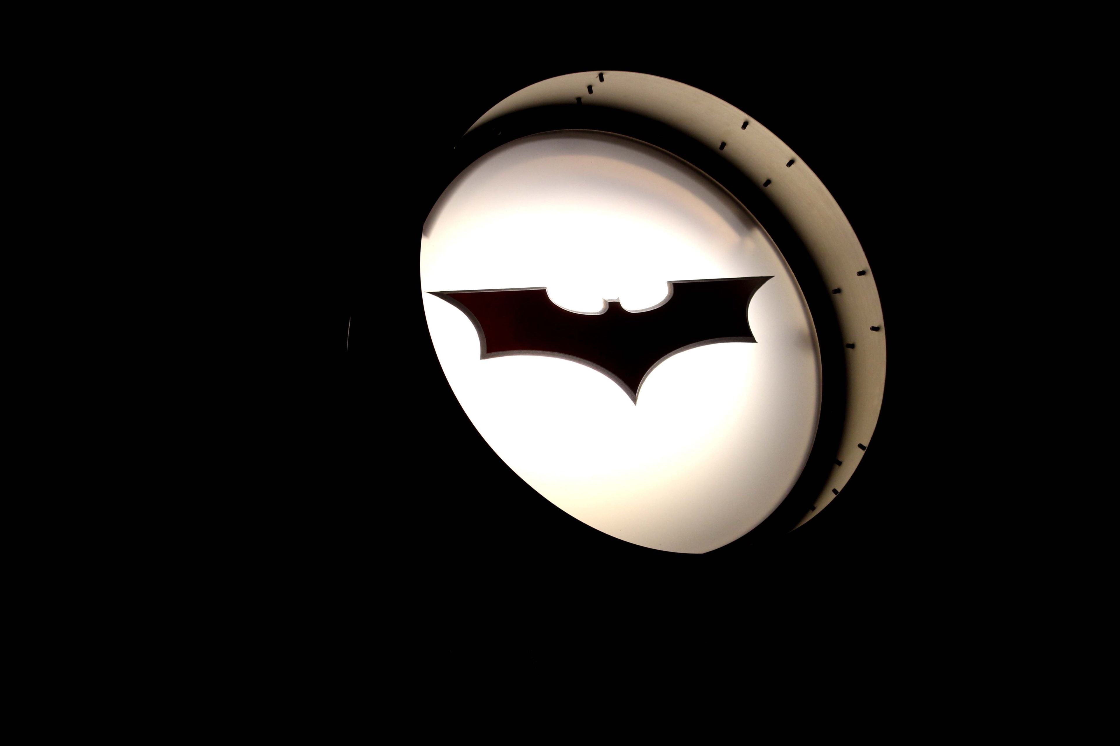 bat signal 4k cool pic, shape, night, dark, indoors, geometric shape, electric light, 4K, glowing, circle, black background, lighting equipment, no people, HD Wallpaper
