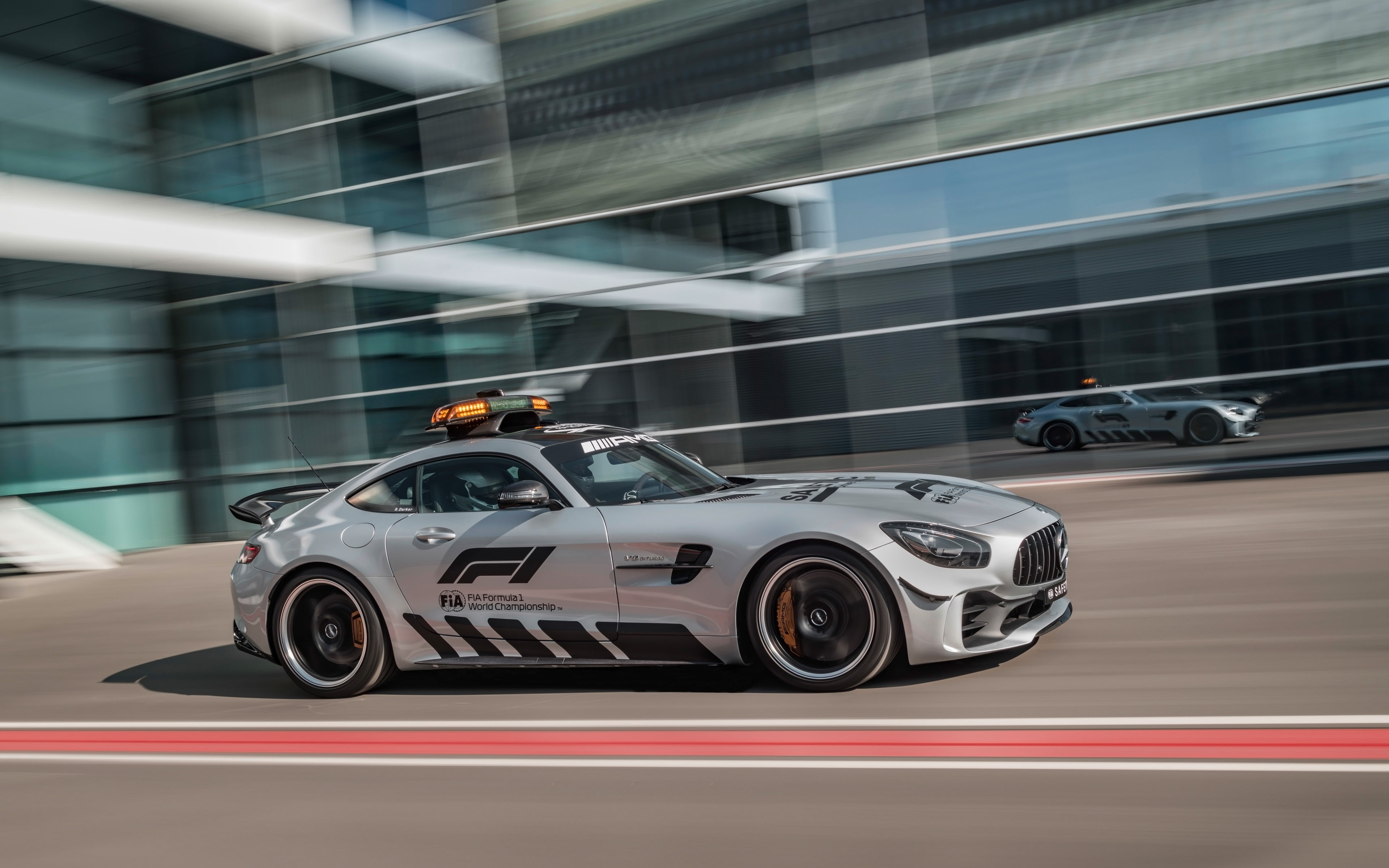 emergency, outdoors, 4K, fia, safety, mode of transportation, competition, motion, modern, speed, on the move, city, blurred motion, building exterior, HD Wallpaper