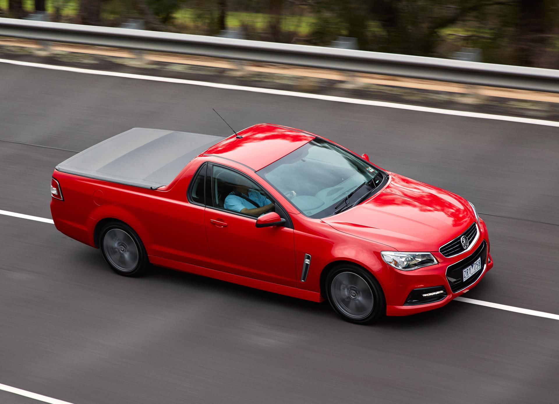 motor vehicle, commodore, land vehicle, holden, high angle view, transportation, commodote, ute, traffic, blurred motion, car, city, toy, sports race, day, HD Wallpaper