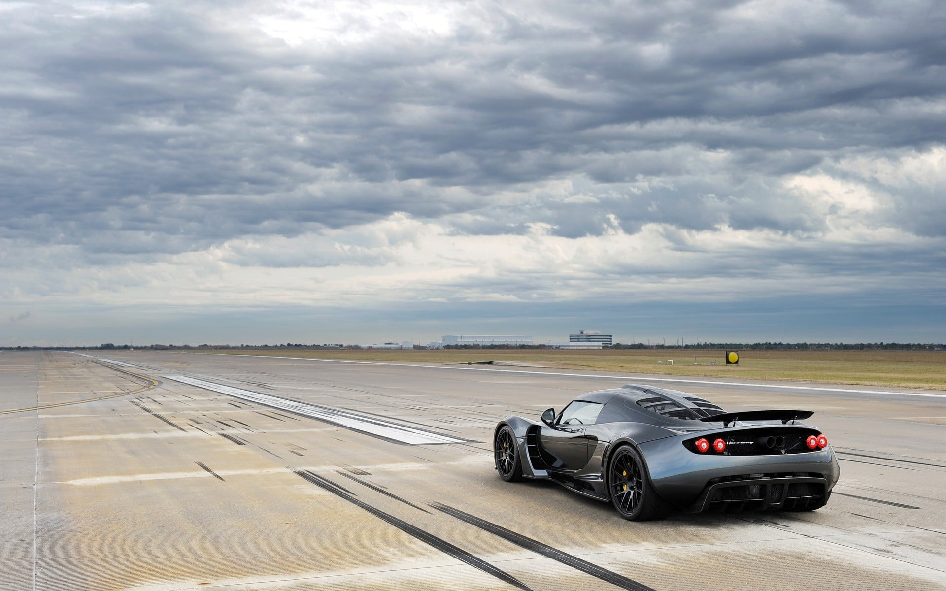 black, coupe, Hennessey Venom GT, sports race, nature, driving, road, cloud - sky, auto racing, competition, motorsport, day, sky, speed, red, racecar, HD Wallpaper