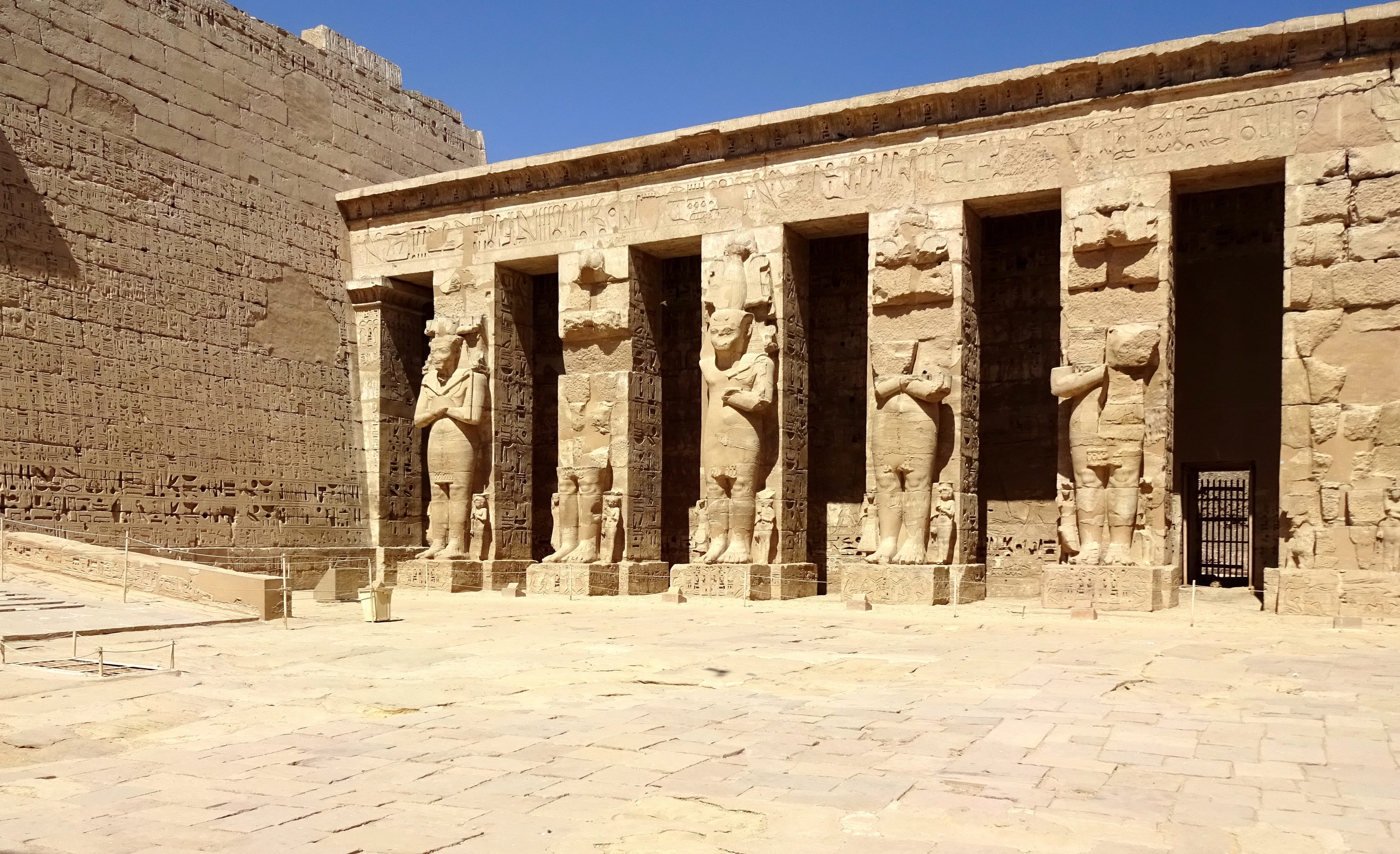 travel, history, monument, ruined, craft, old, medinet-habu, archaeology, no people, the past, sculptures, built structure, sky, culture, thebes, ancient, HD Wallpaper