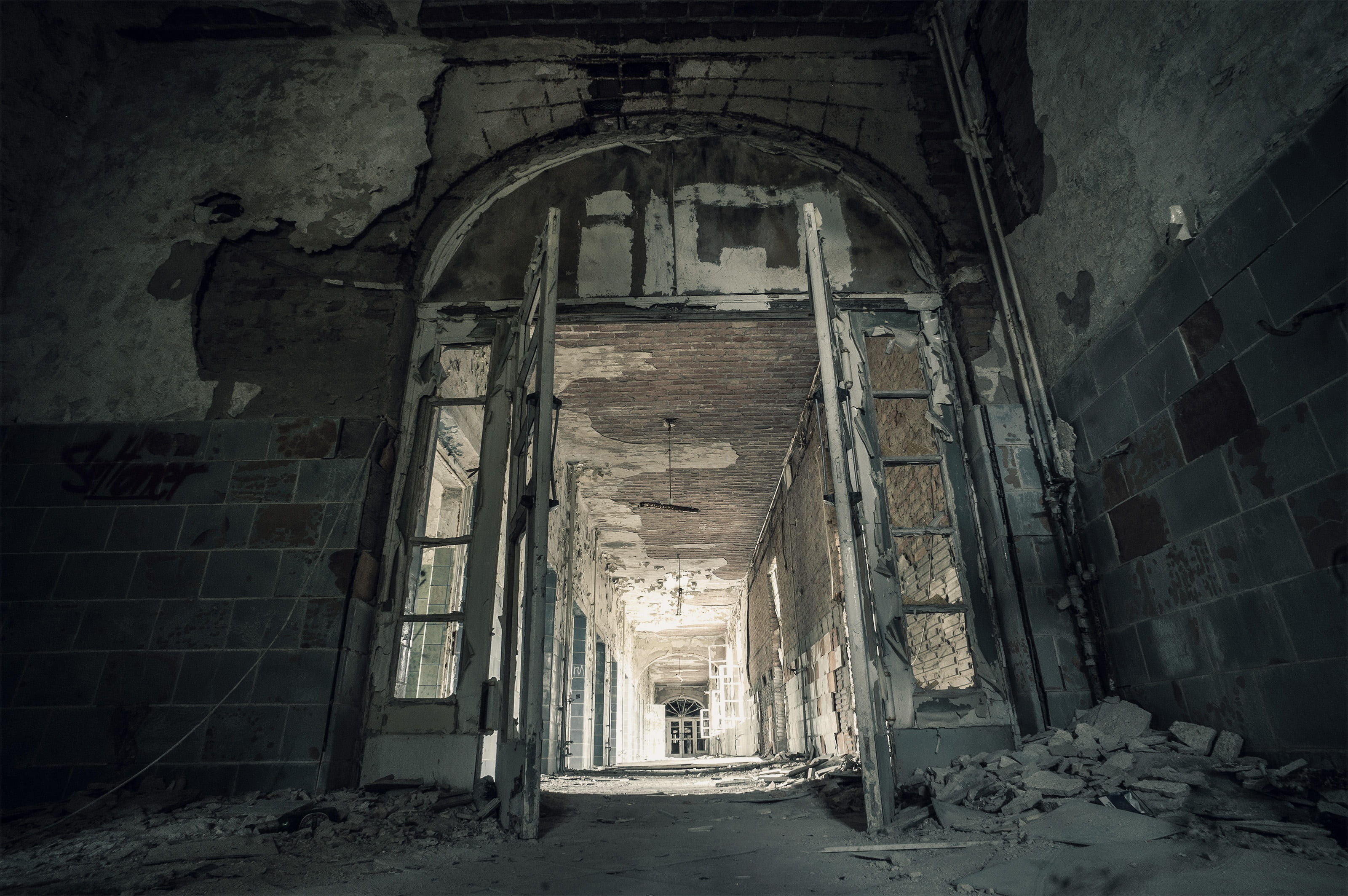 door, wall - building feature, interior, indoors, building, exploration, weathered, lostplace, abandoned, white, deterioration, forgotten, history, decay, HD Wallpaper