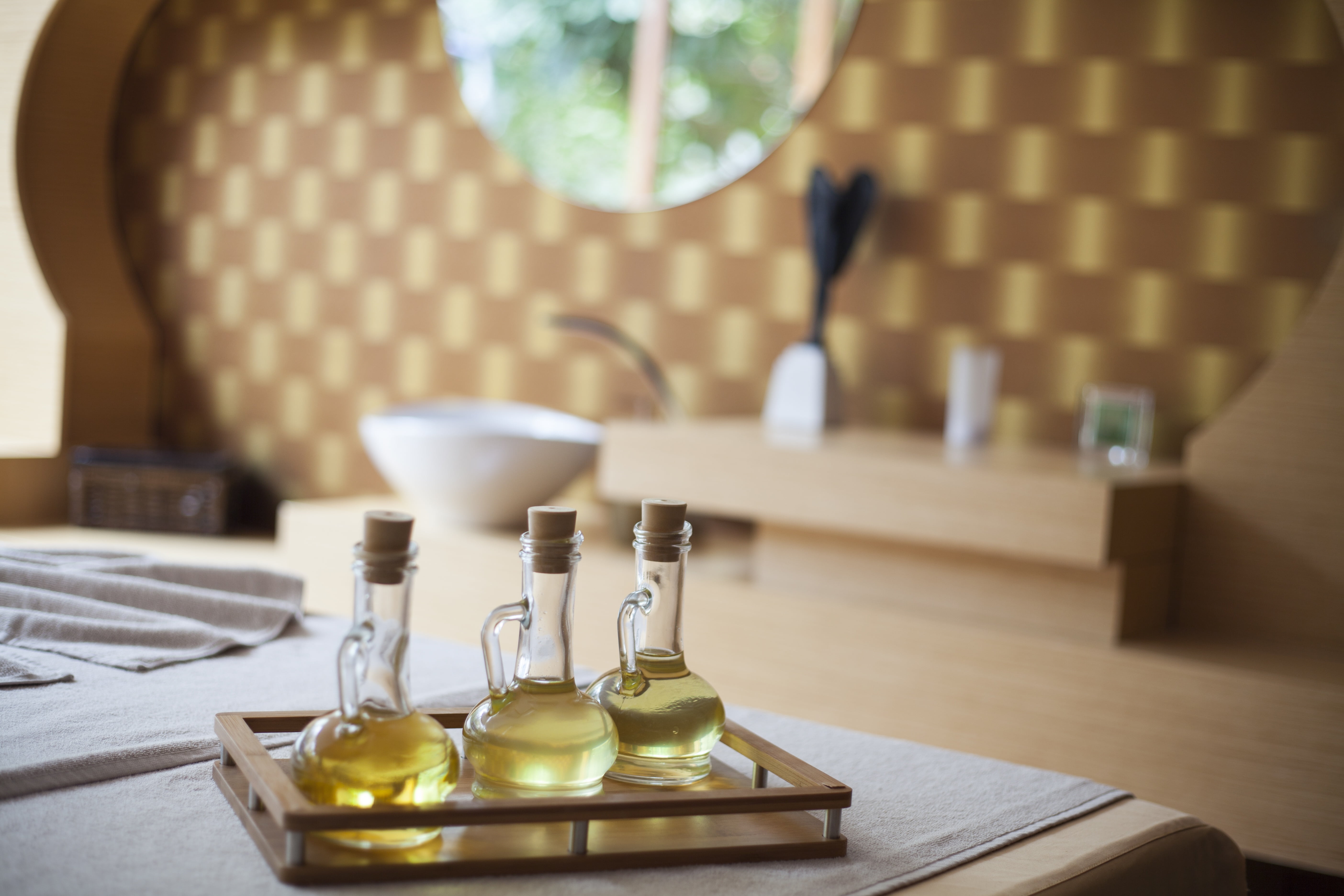 day, no people, lifestyles, relaxation, wineglass, smell, focus on foreground, hotel, wealth, romantic, decors, spa, clear, tray, health, luxury, domestic room, HD Wallpaper