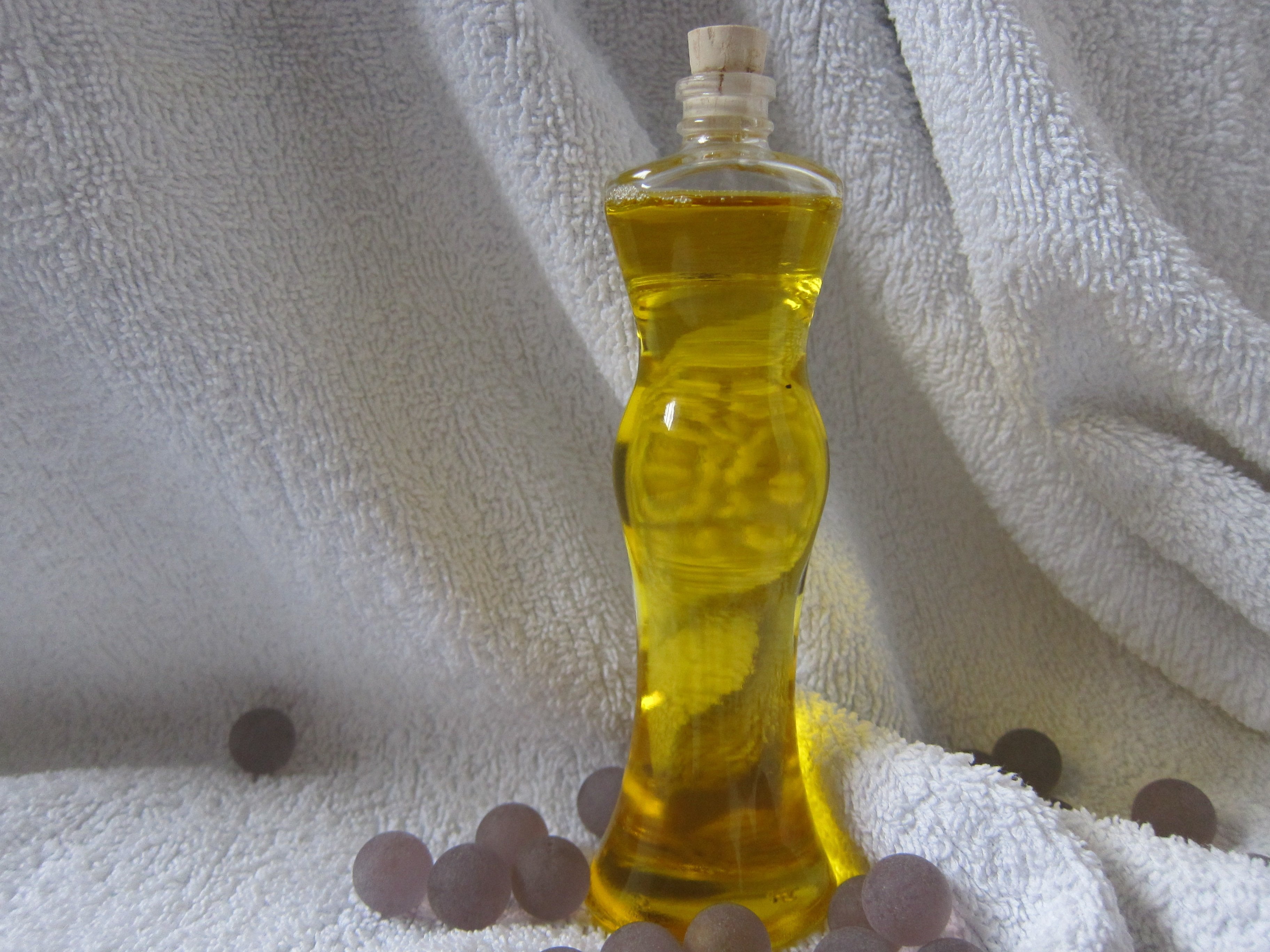 glass, freshness, alcohol, oil, perfume sprayer, indoors, spa, scented, natural, container, drink, aromatic, luxury, beer bottle, aromatherapy, glass - material, HD Wallpaper