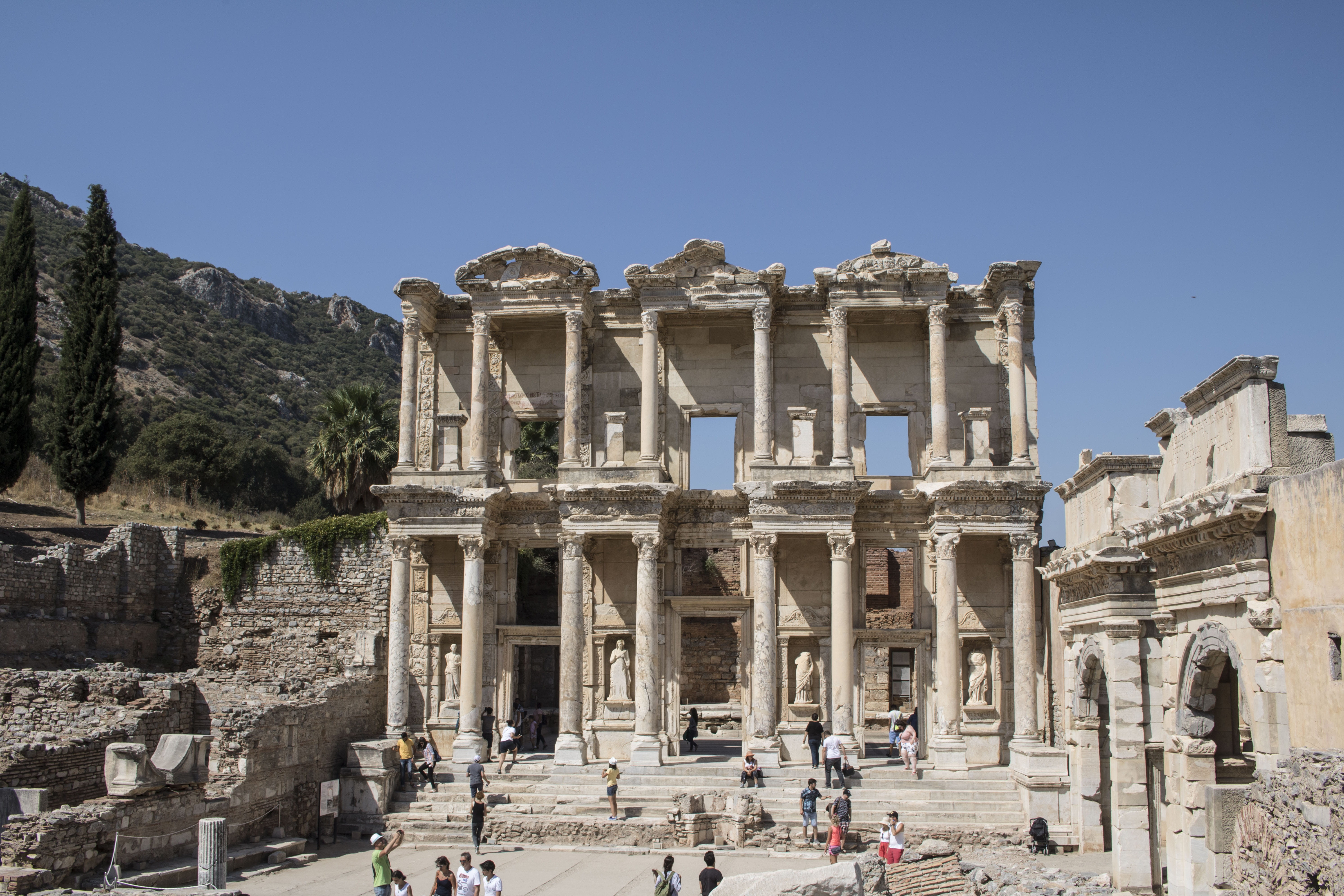 clear sky, city, historically, holidays, the past, tourist, ruined, turkey, archaeology, 5K, old ruin, city breaks, human, outdoors, travel destinations, HD Wallpaper