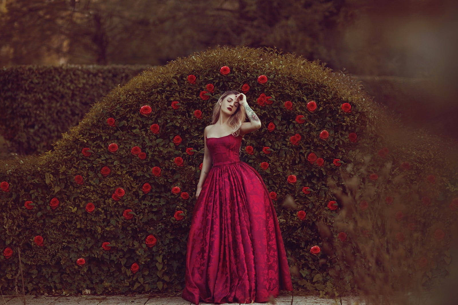 red dress, women, beautiful people, one person, flowers, looking away, clothing, freshness, park, hairstyle, women outdoors, beauty, red, beautiful woman, HD Wallpaper