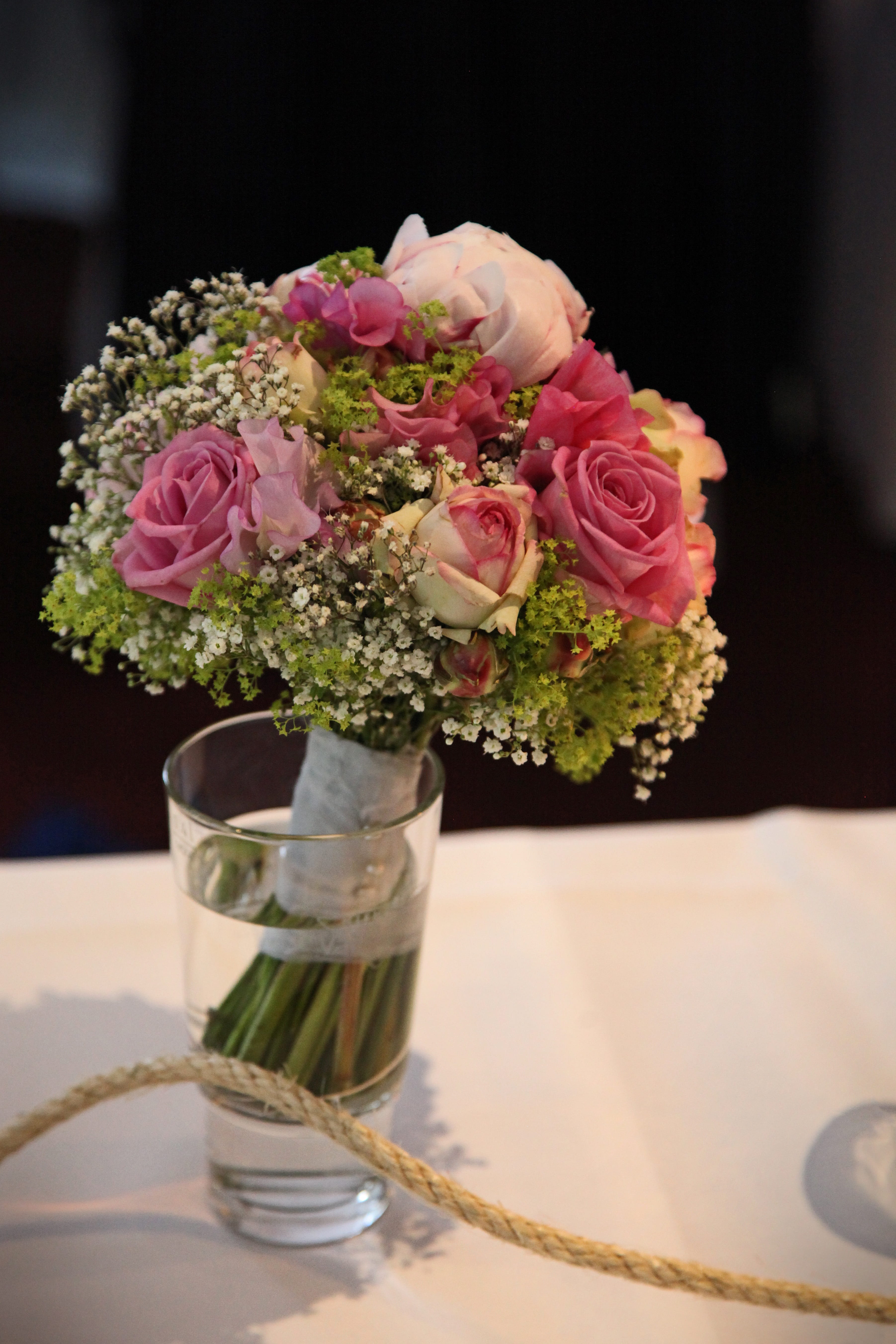 bride and groom, flower arrangement, indoors, close-up, glass, nature, beauty in nature, 5K, flower, setting, table, rose - flower, freshness, rose, festivity, Phone HD Wallpaper